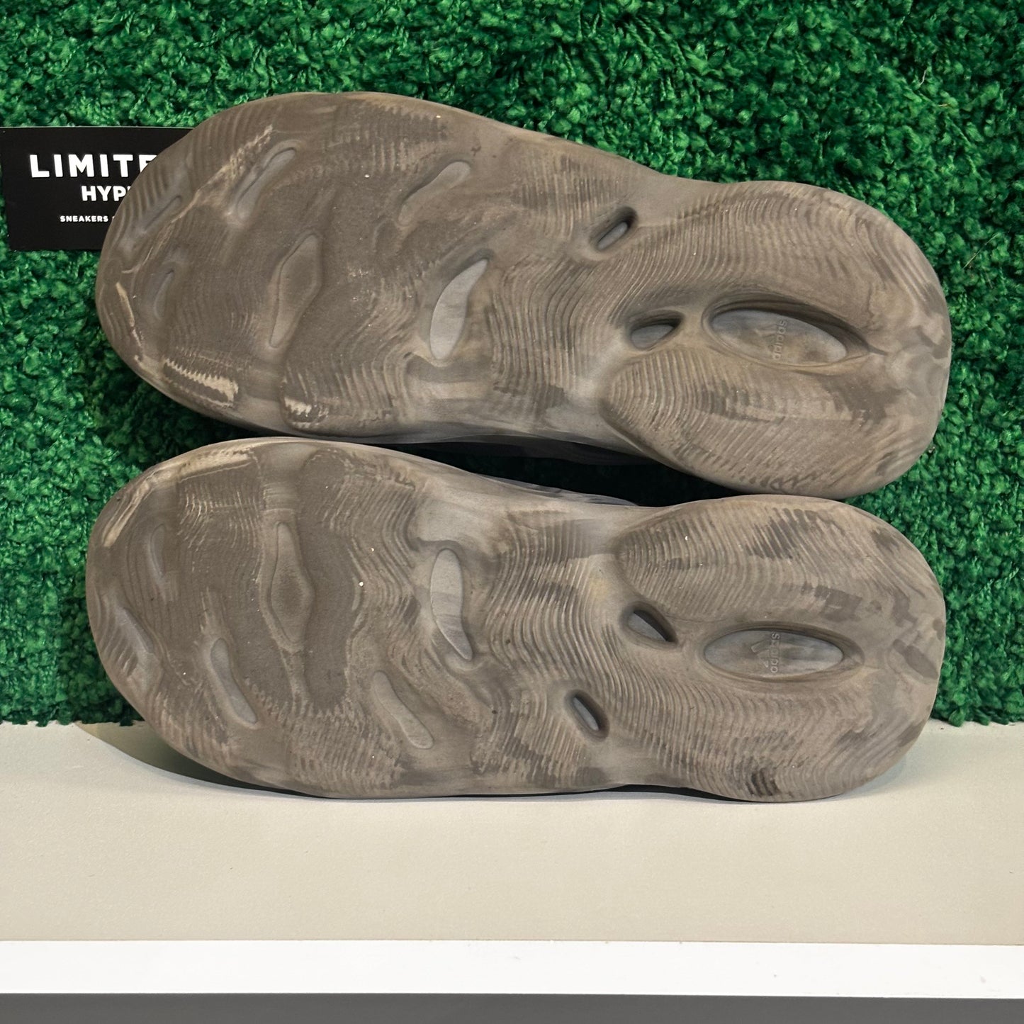 adidas Yeezy Foam RNR MX Granite (USED)