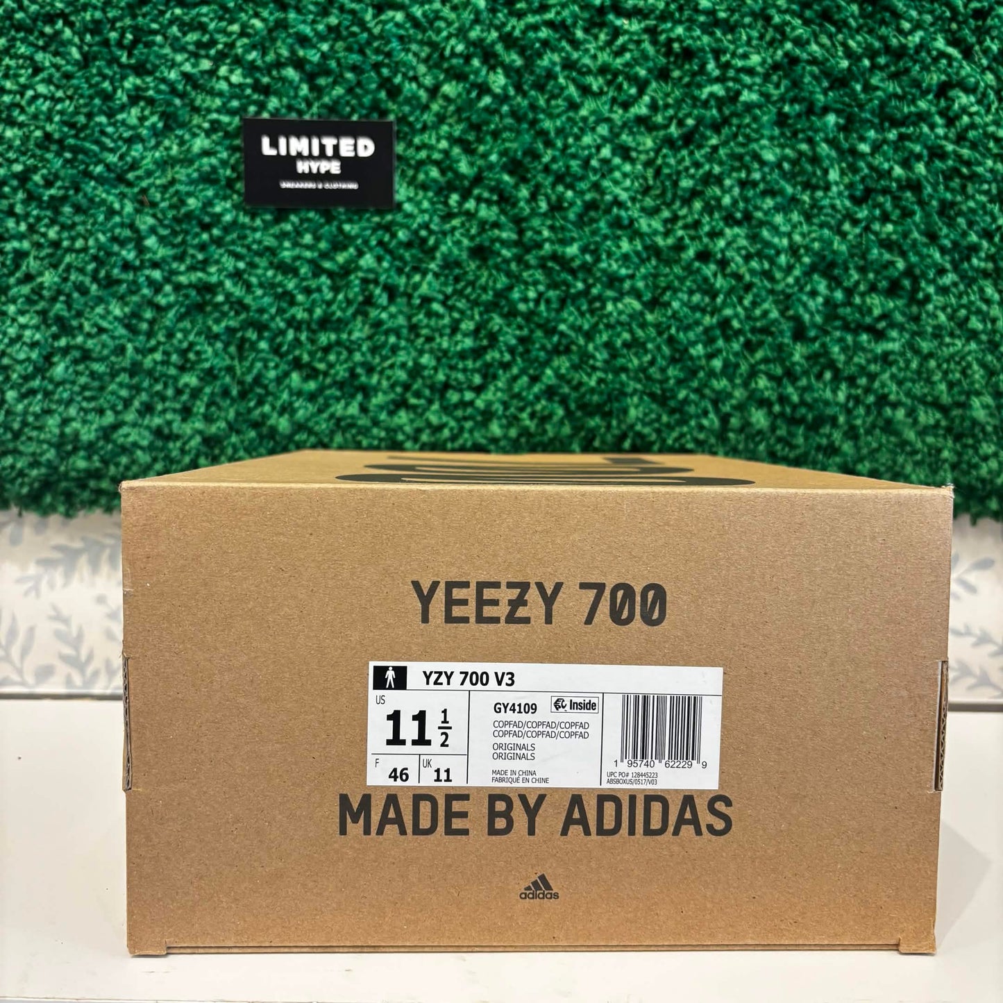adidas Yeezy 700 V3 Copper Fade (USED)