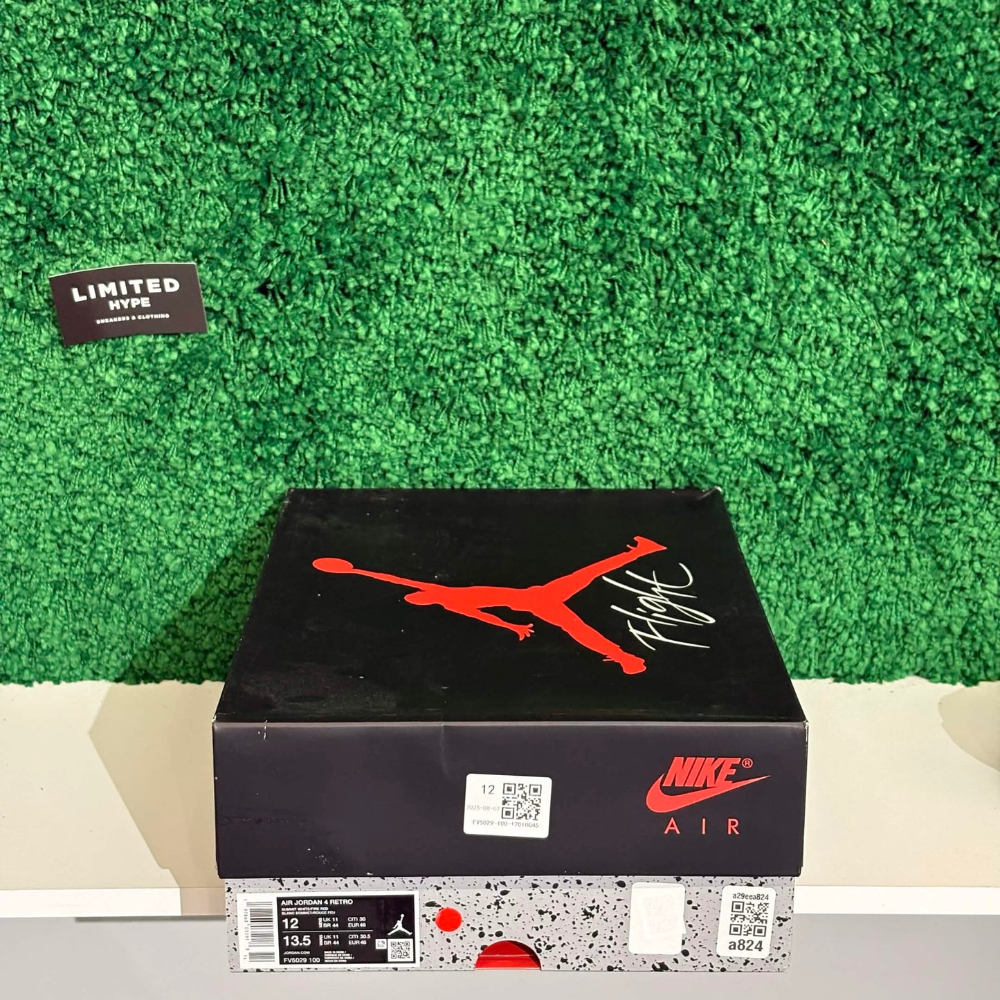 Jordan 4 Retro White Cement (2025) (USED)