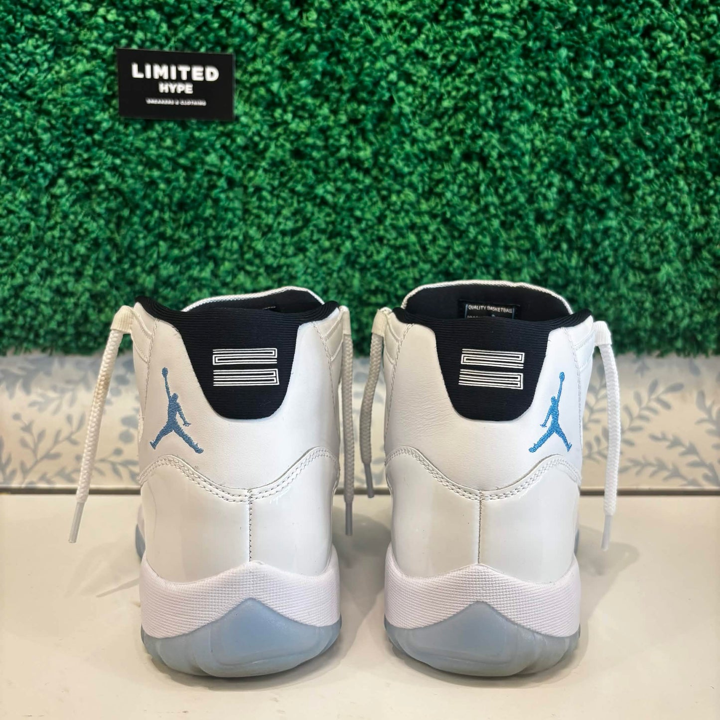 Jordan 11 Retro Legend Blue (2024) (USED)