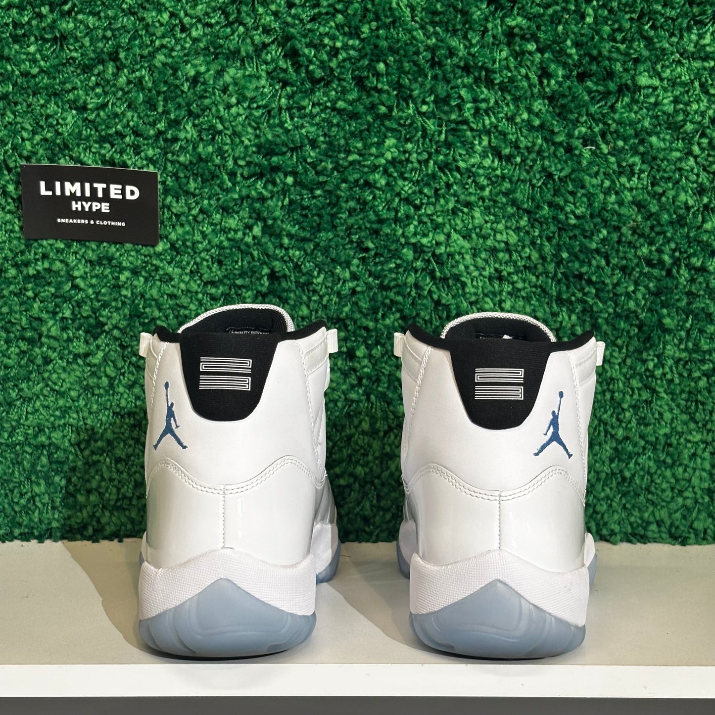Jordan 11 Retro Legend Blue (USED)