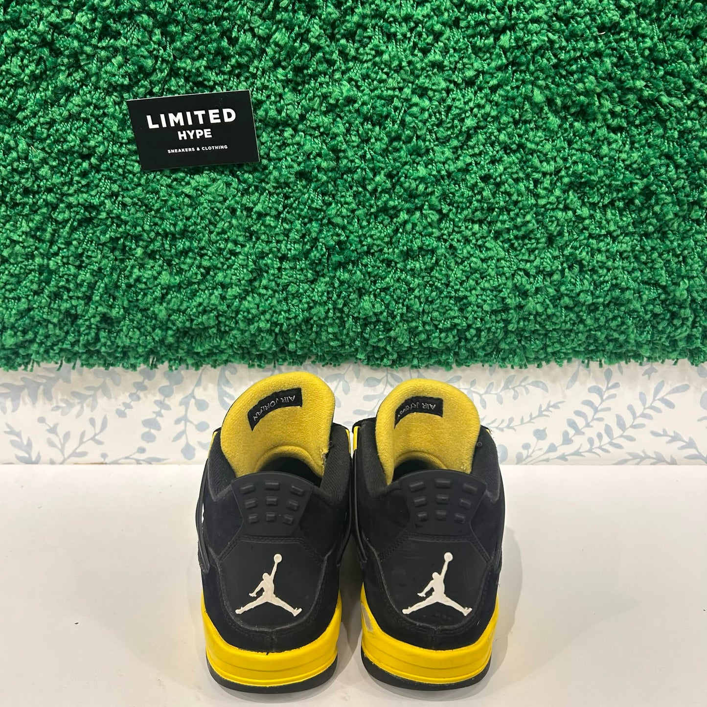 Jordan 4 Retro Thunder (2023) (GS) (USED)