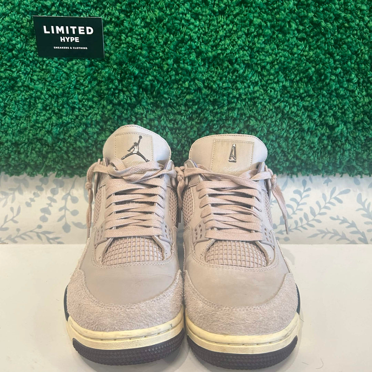 Jordan 4 Retro OG SP A Ma Maniére While You Were Sleeping (Women's) (USED)