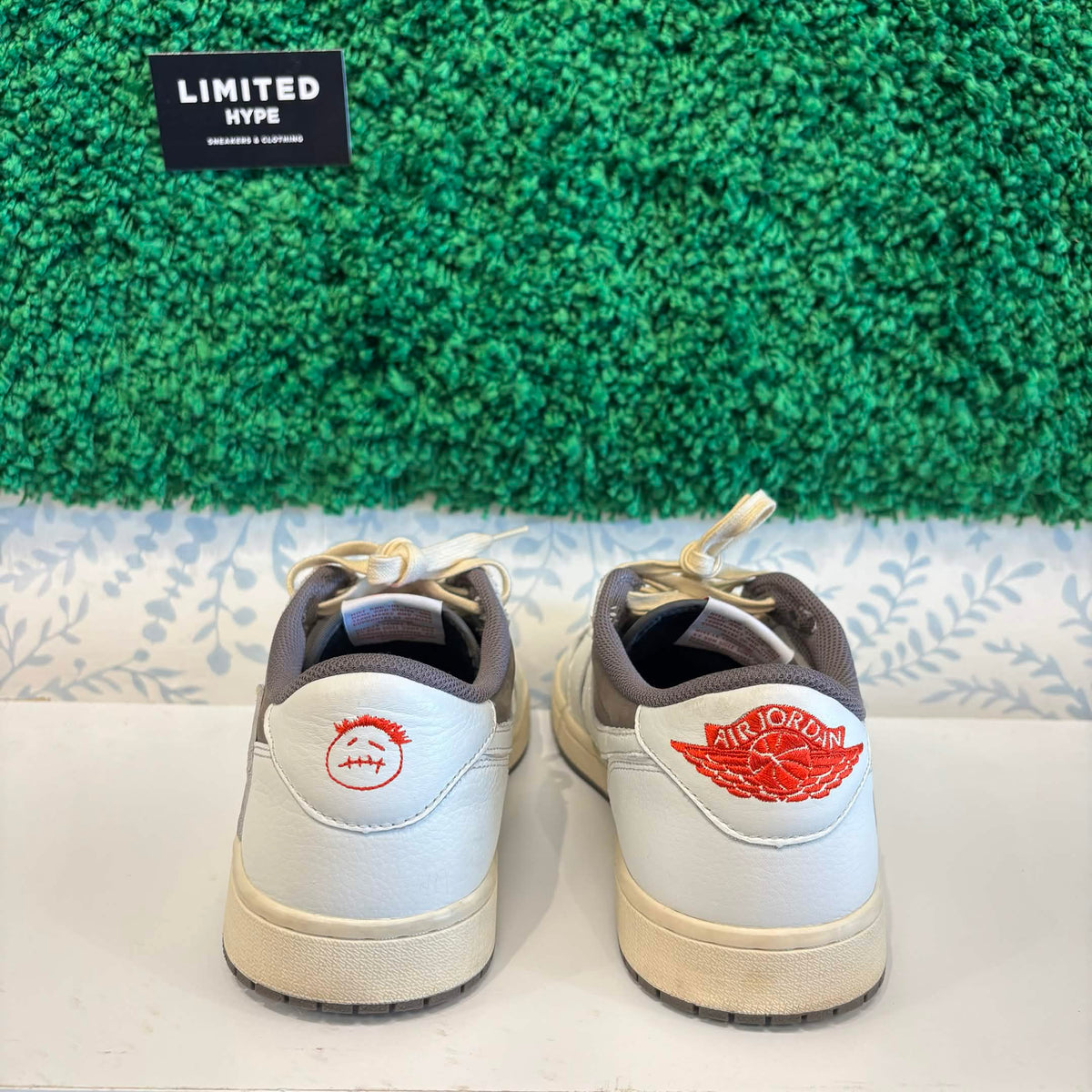Travis Scott Jordan 1 Reverse Mocha (USED)