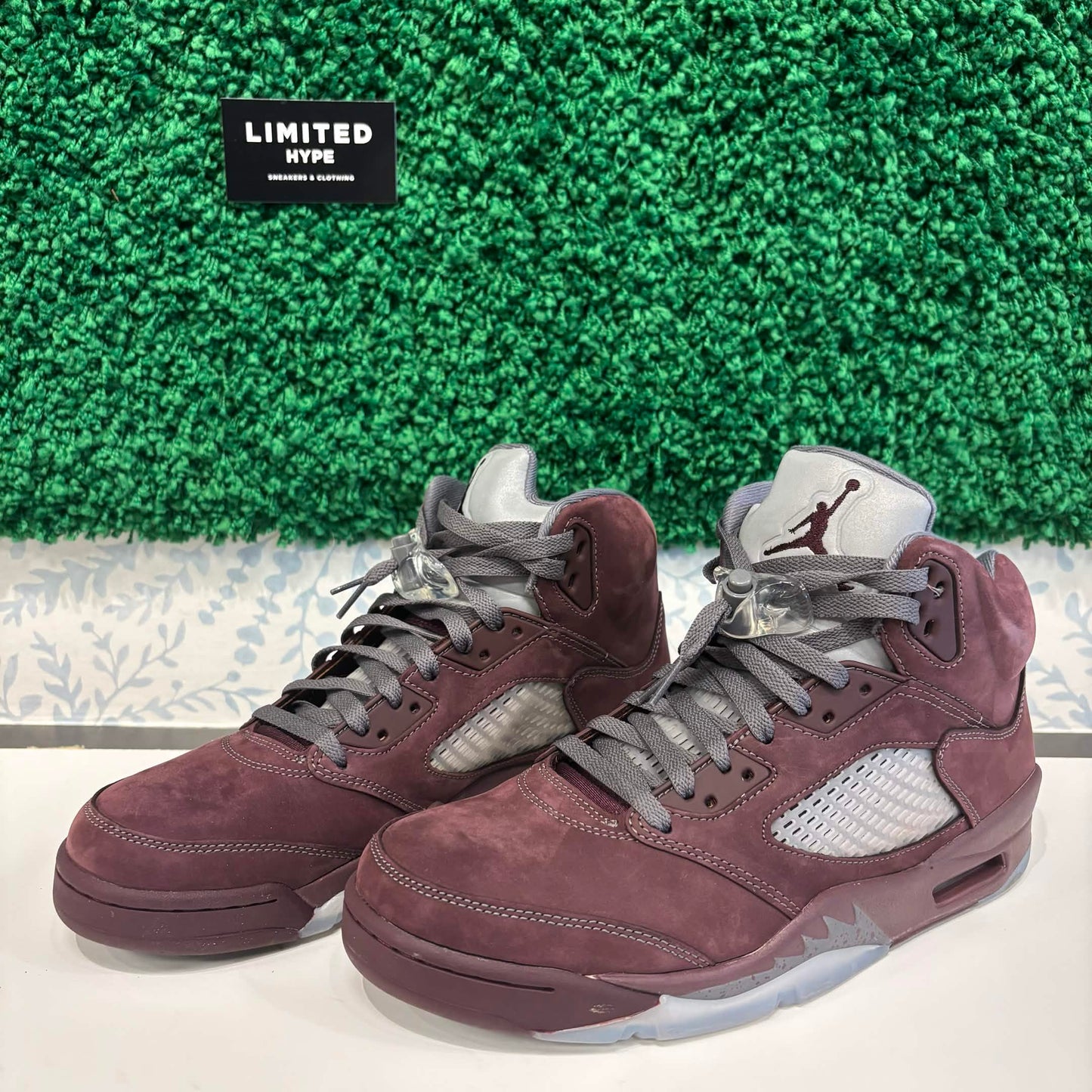 Jordan 5 Retro Burgundy (2023) (USED)