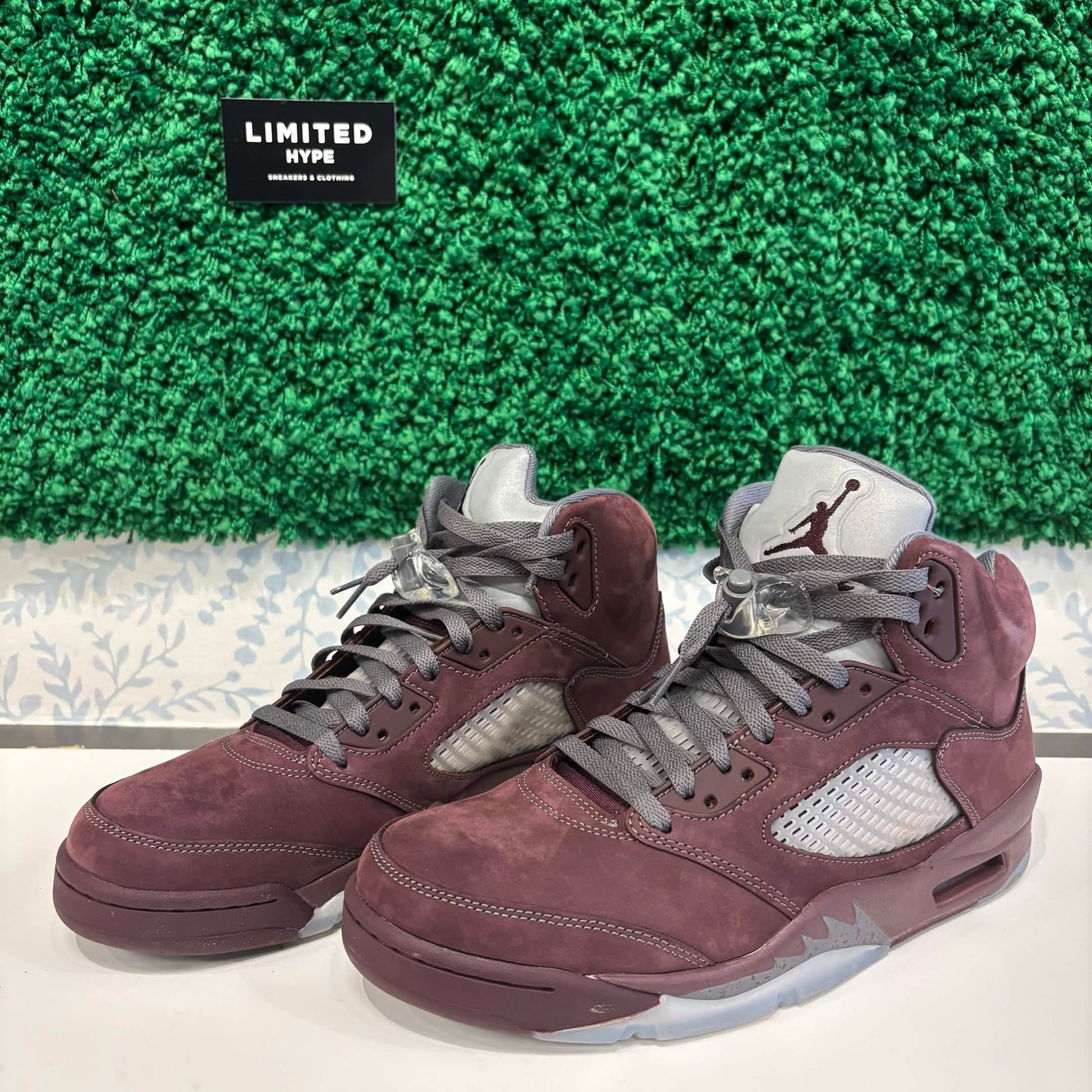 Jordan 5 Retro Burgundy (2023) (USED)