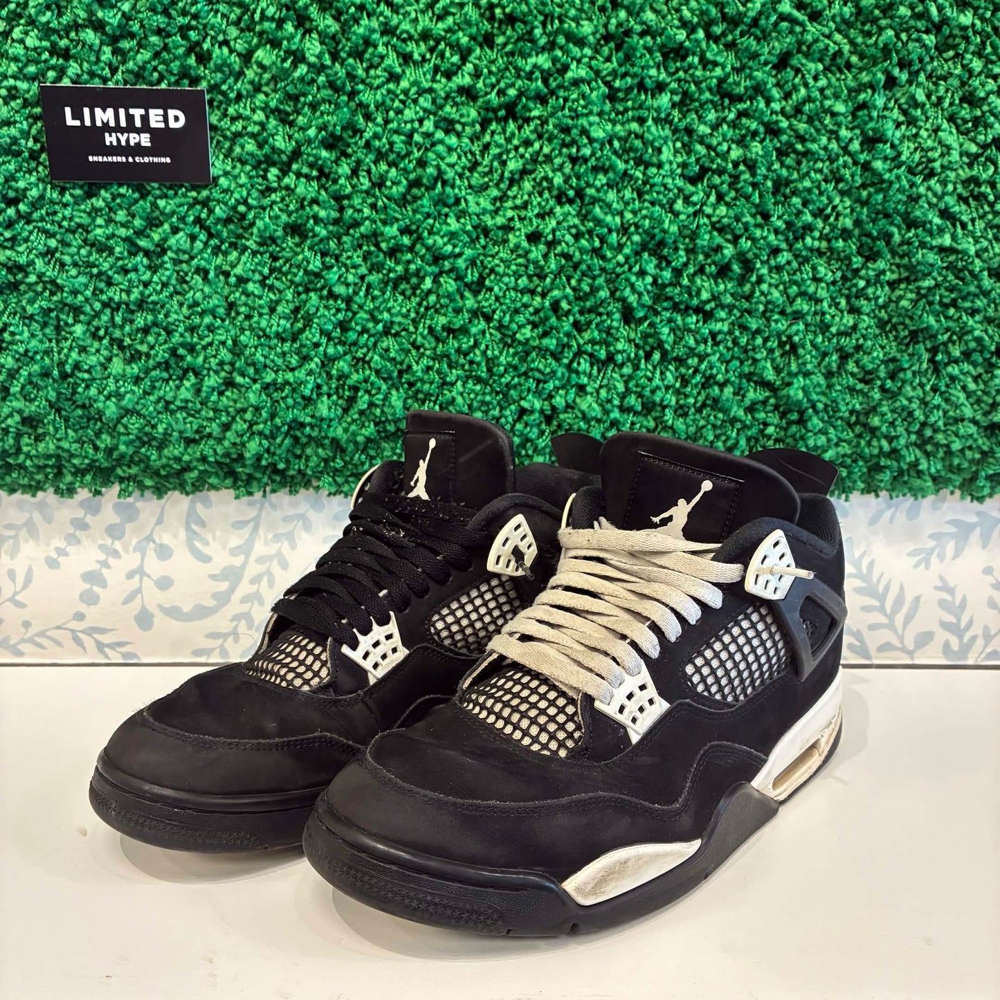 Jordan 4 Retro White Thunder (USED, NO BOX)