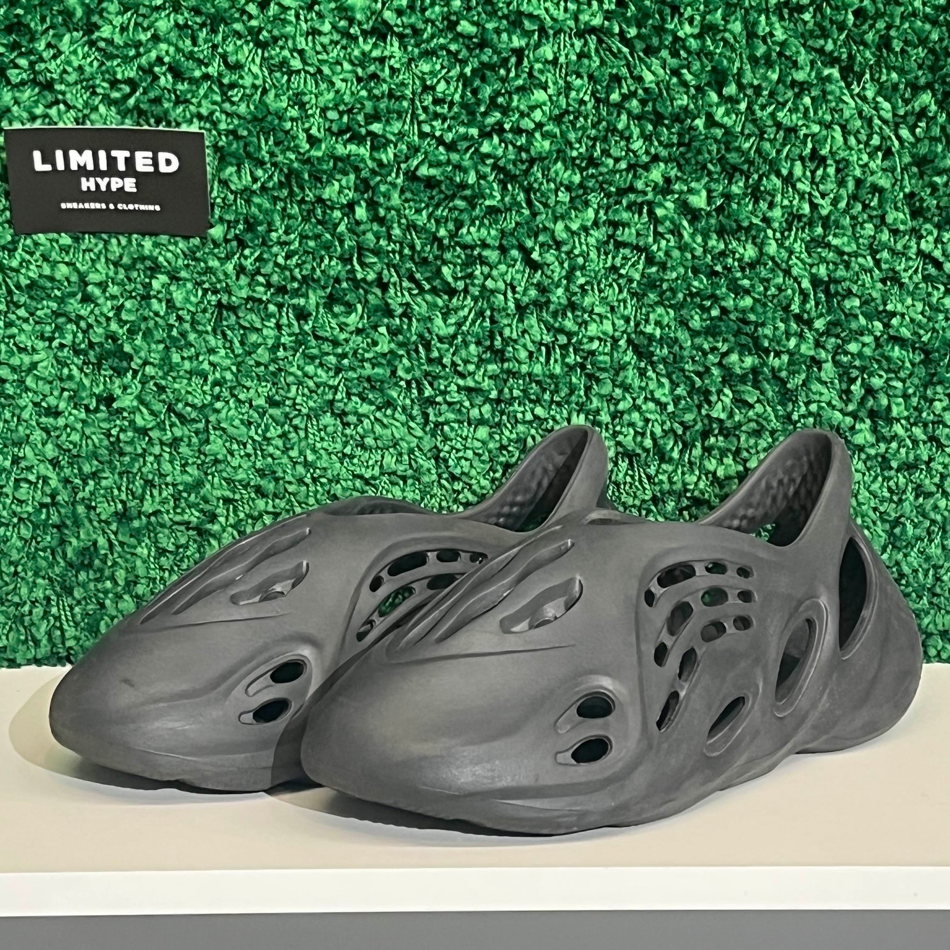 adidas Yeezy Foam RNR Onyx (USED NO BOX)