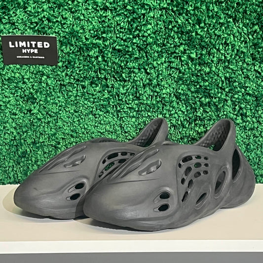 adidas Yeezy Foam RNR Onyx (USED NO BOX)