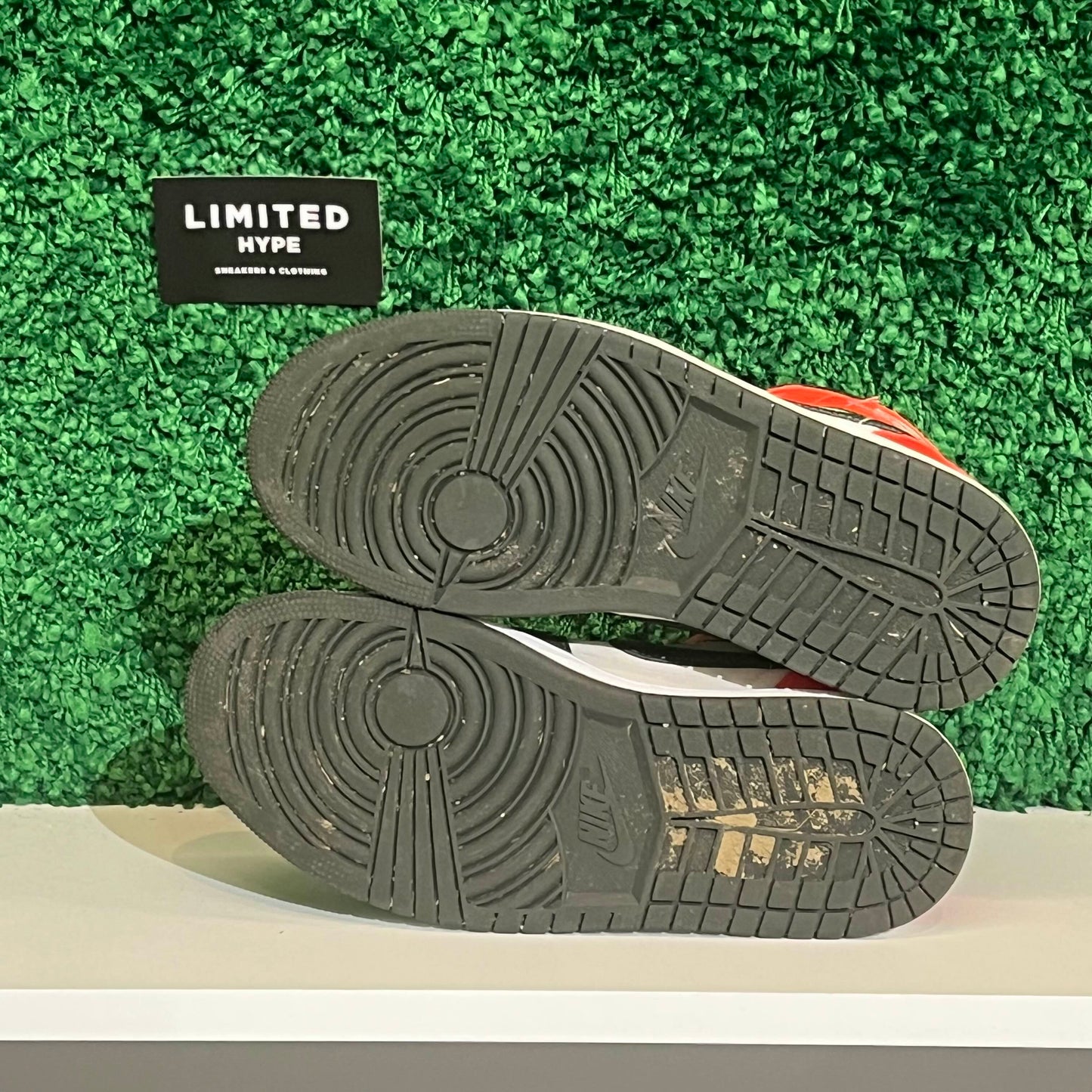 Jordan 1 Mid Newsprint Light Orewood Brown (Women's) (USED NO BOX)