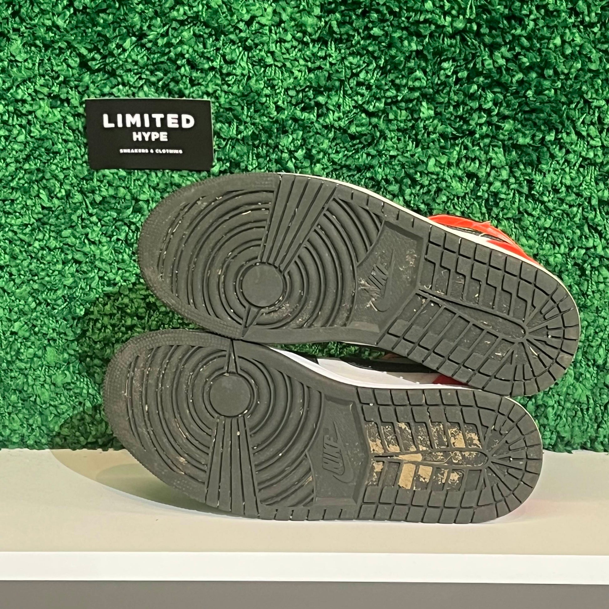 Jordan 1 Mid Newsprint Light Orewood Brown (Women's) (USED NO BOX)