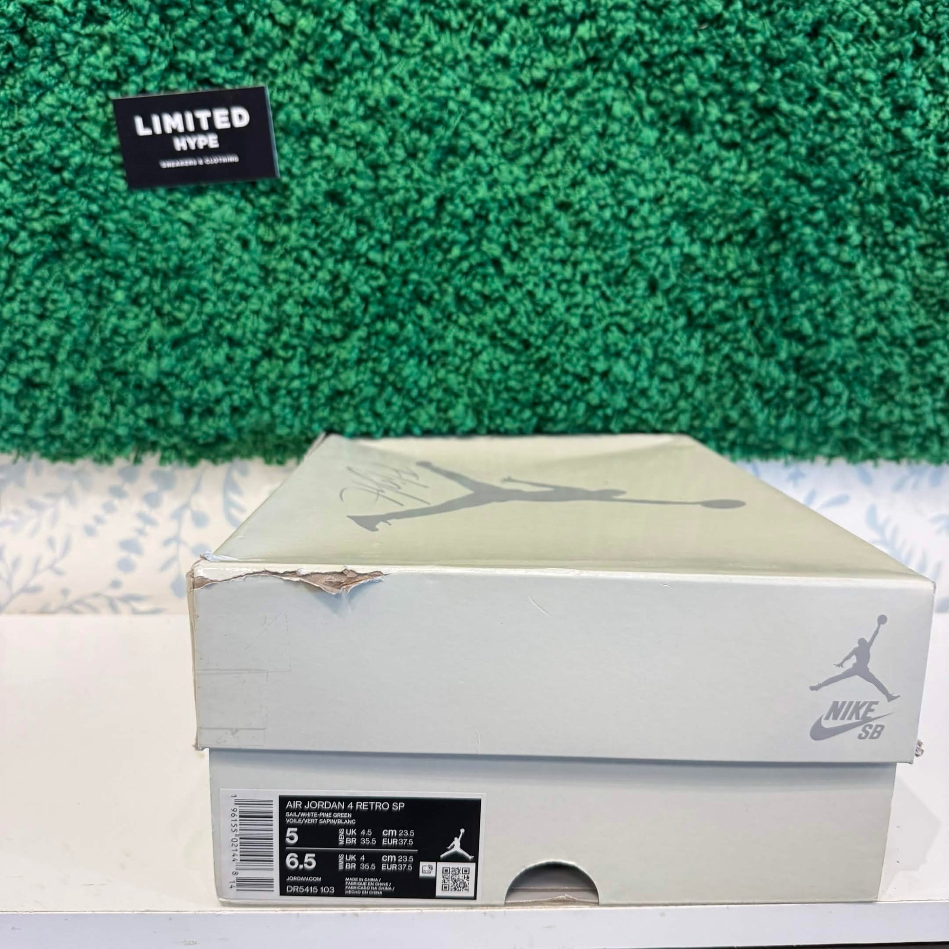 Jordan 4 Retro SB Pine Green (USED)