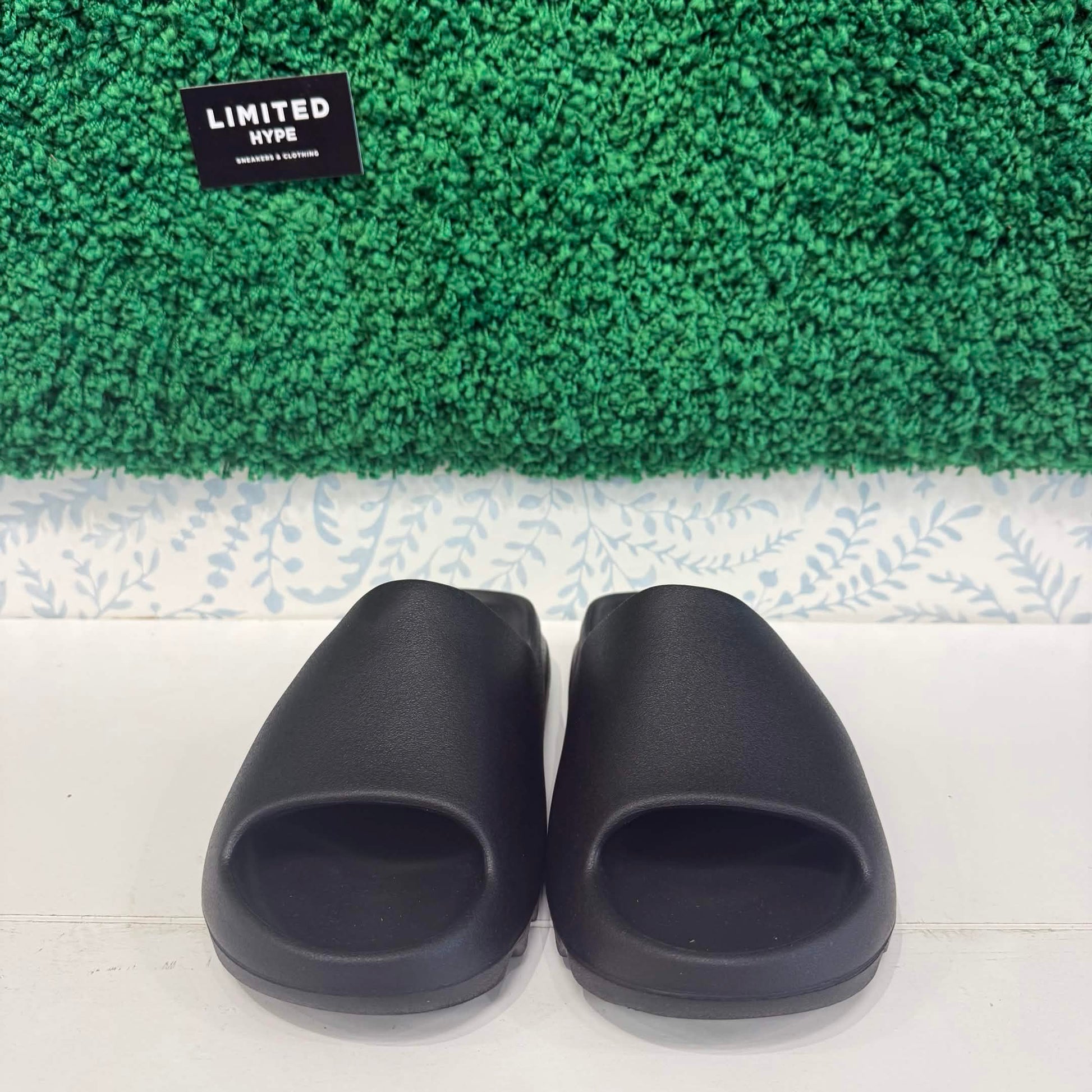 YZY YS-01 Black (WORN ONCE)