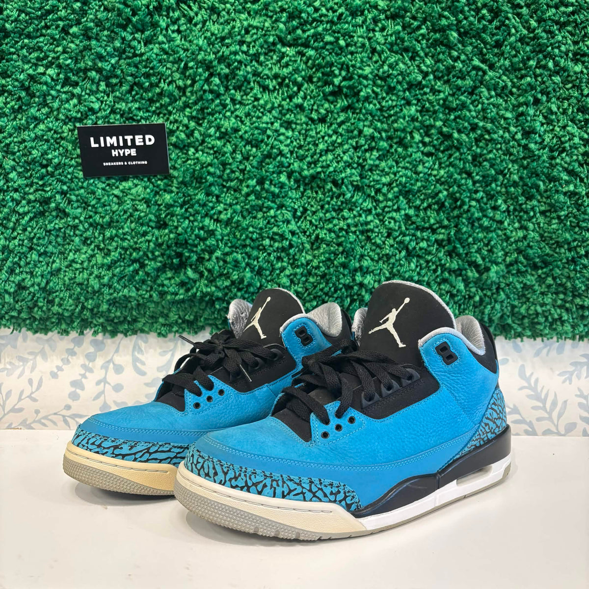 Jordan 3 Retro Powder Blue (USED)