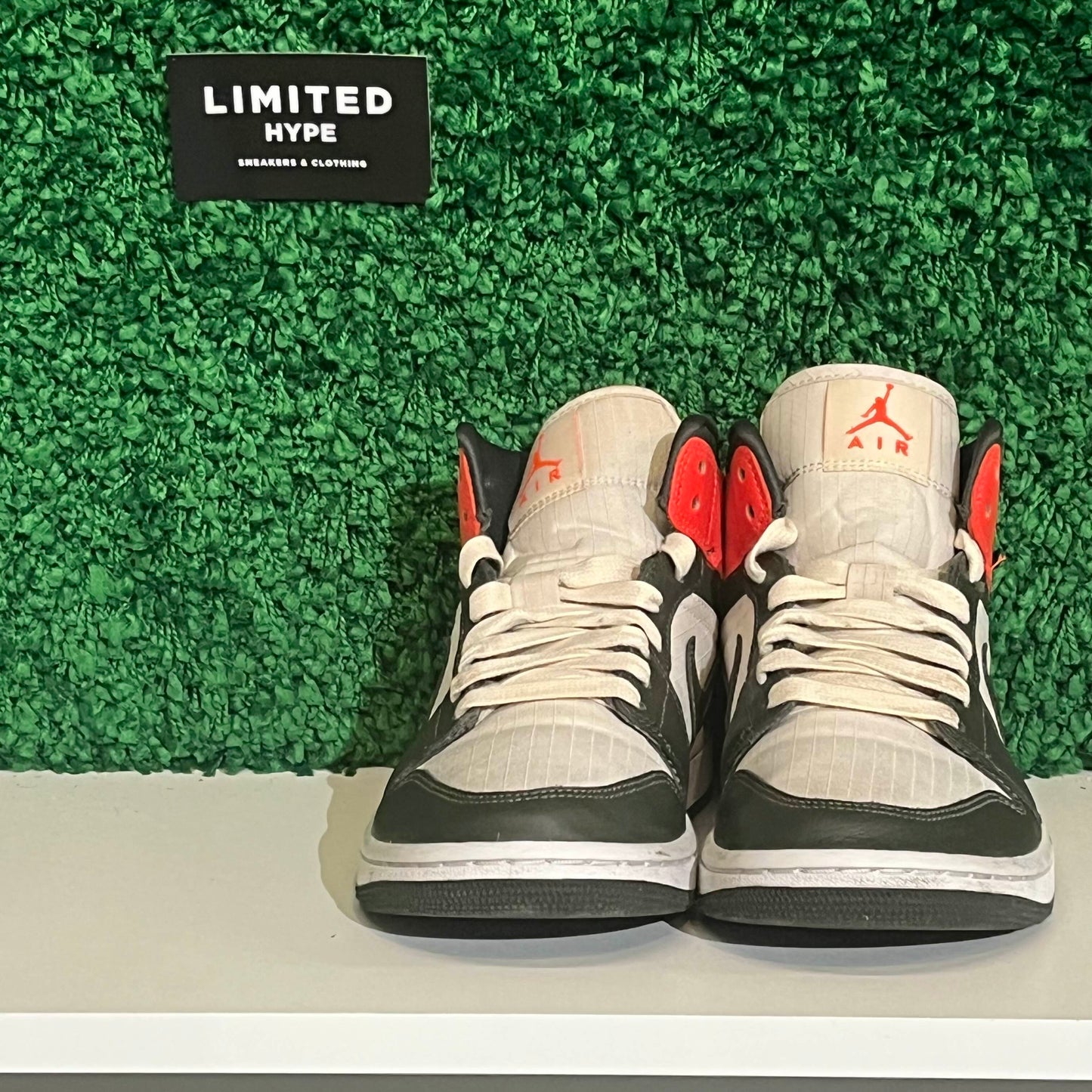 Jordan 1 Mid Newsprint Light Orewood Brown (Women's) (USED NO BOX)