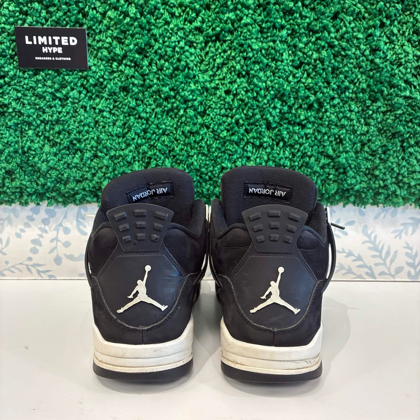 Jordan 4 Retro White Thunder (USED, NO BOX)