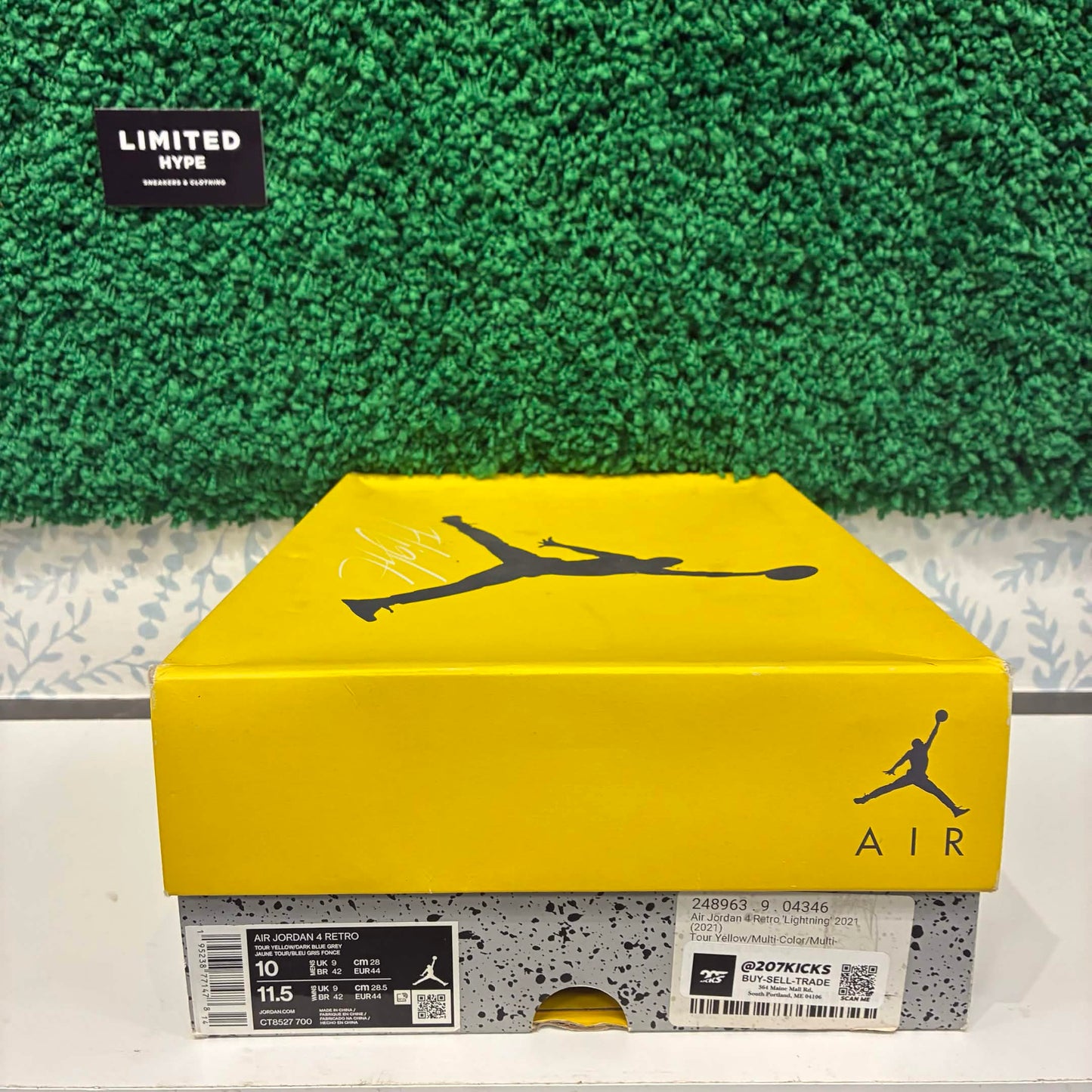 Jordan 4 Retro Lightning (2021) (USED)