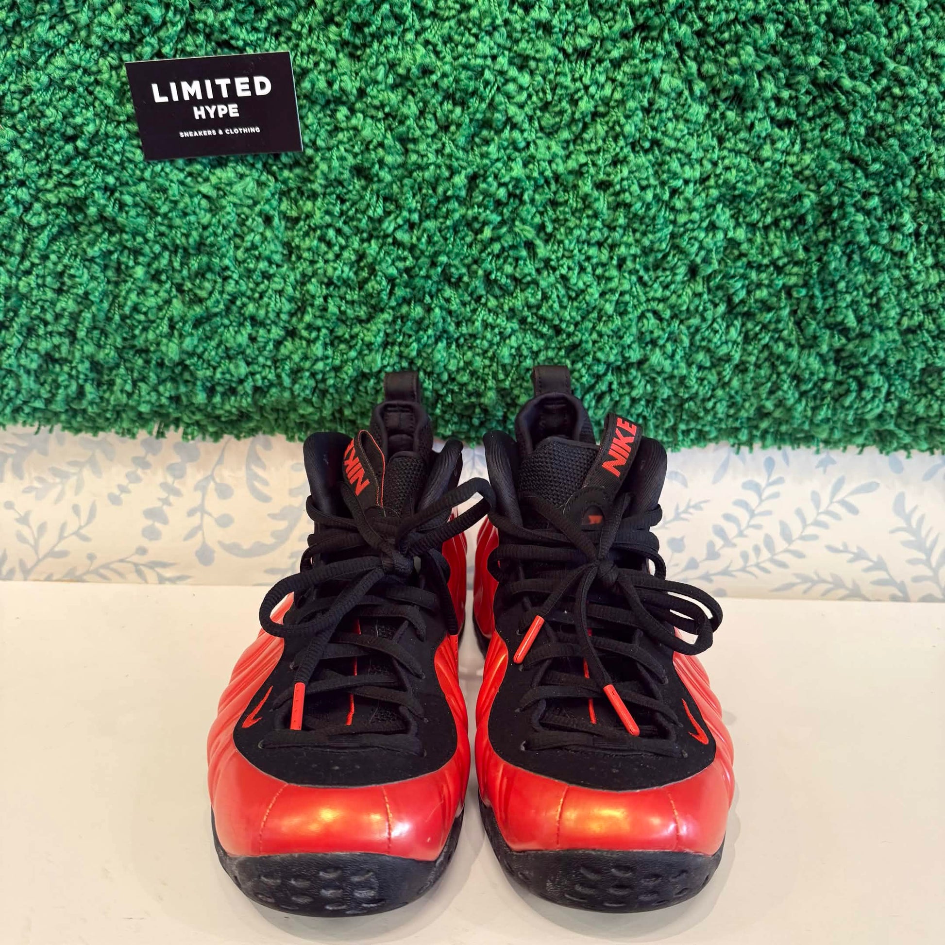 Nike Air Foamposite One Habanero Red
