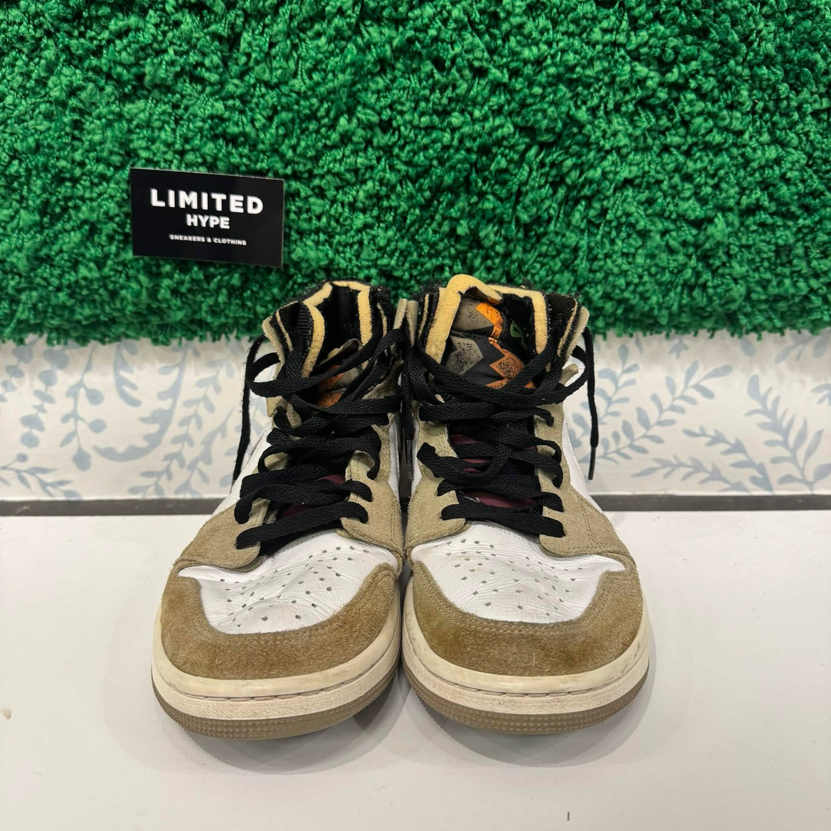 Jordan 1 Zoom CMFT Neutral Olive (USED) (NO BOX)