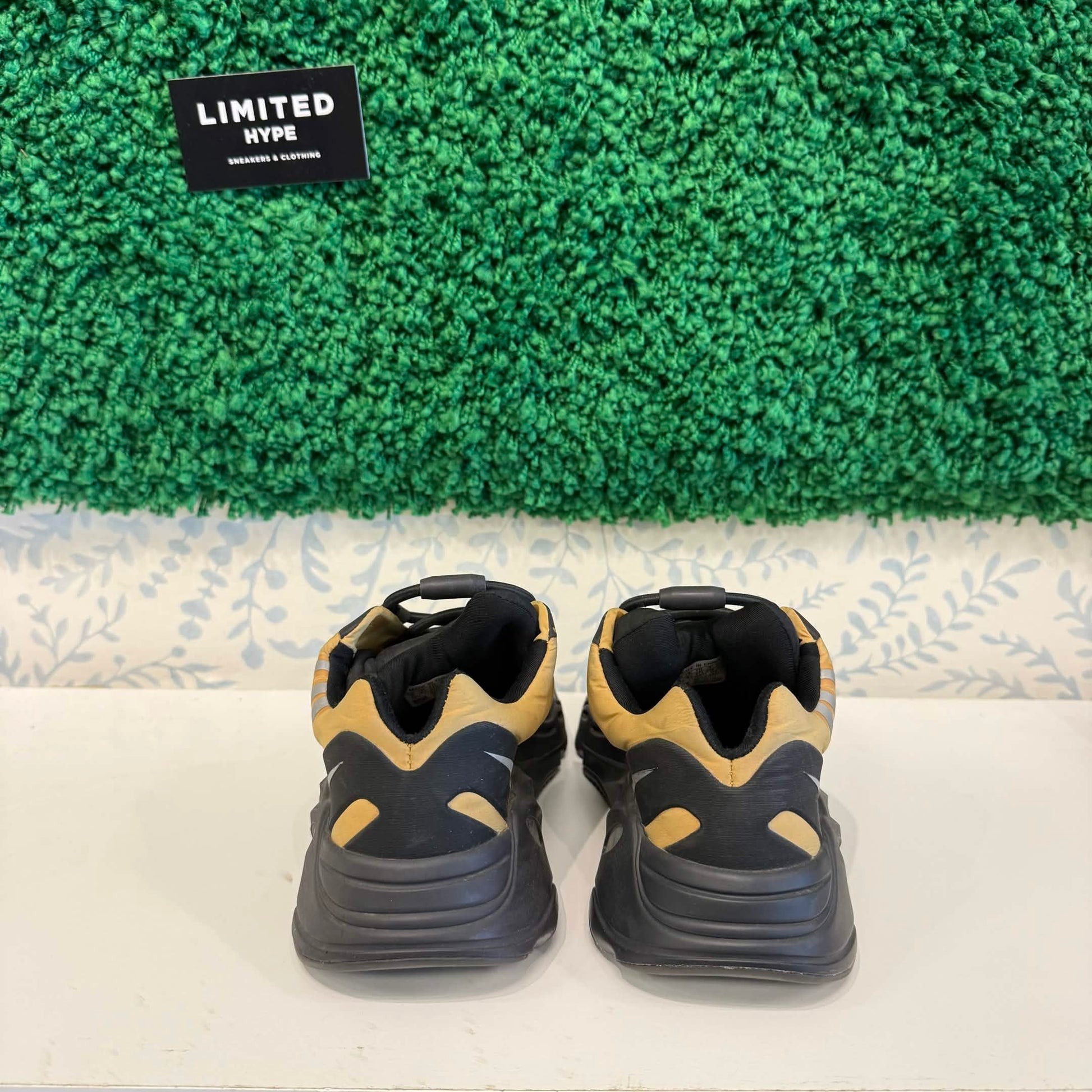 adidas Yeezy Boost 700 MNVN Honey Flux (USED)