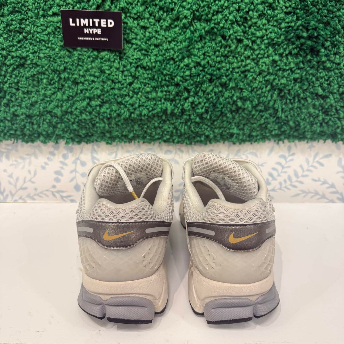 Nike Zoom Vomero 5 Platinum Tint Metallic Gold (USED, NO BOX)