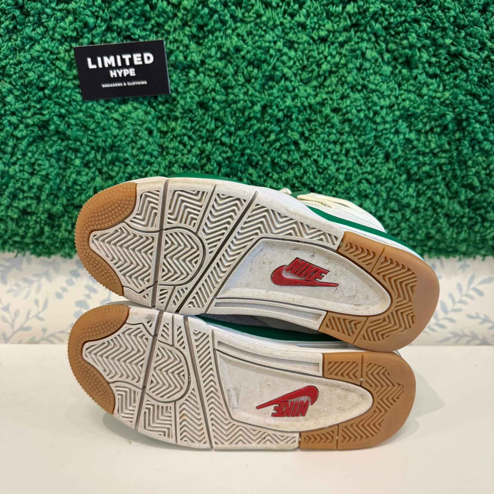 Jordan 4 Retro SB Pine Green (USED)