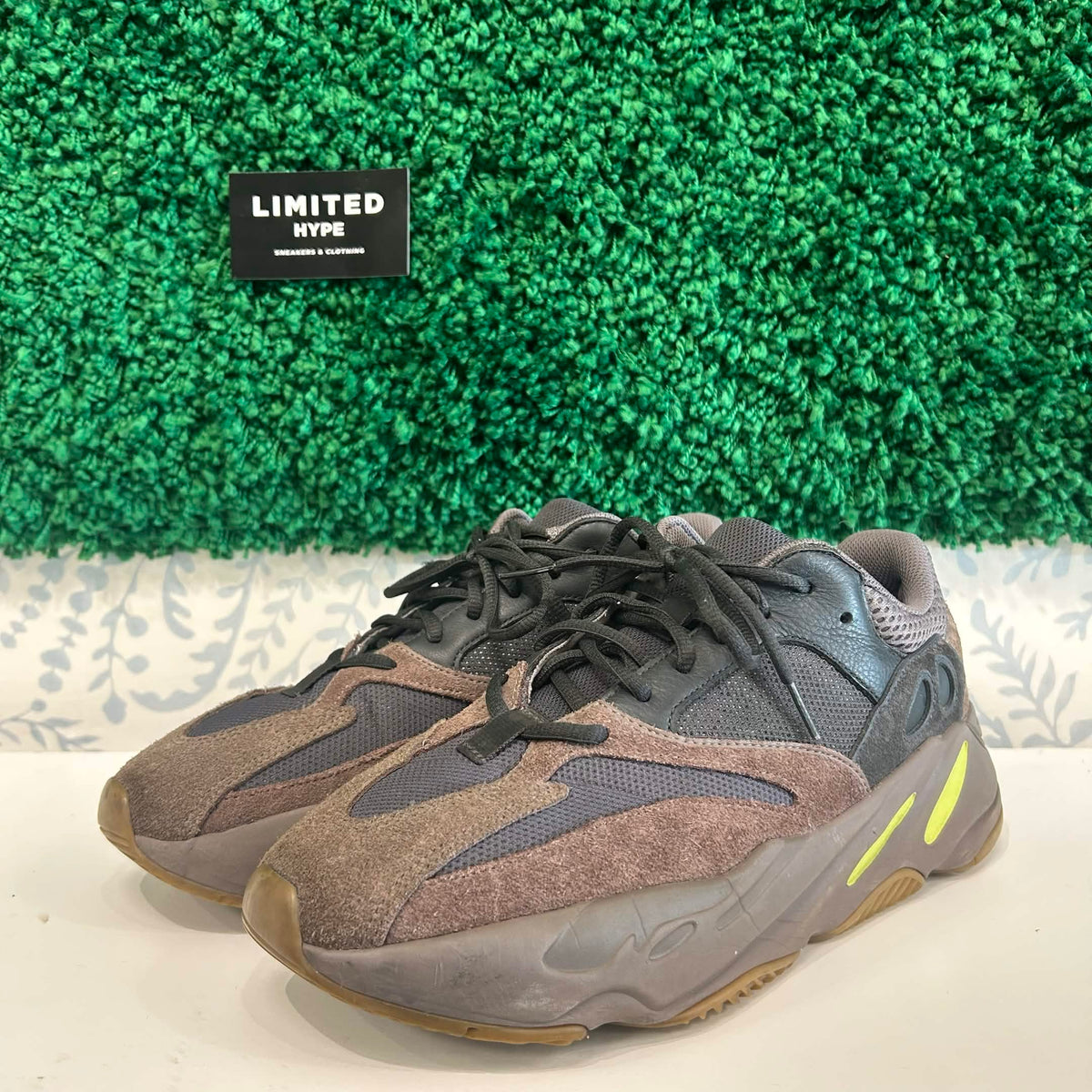 adidas Yeezy Boost 700 Mauve (USED, NO BOX)
