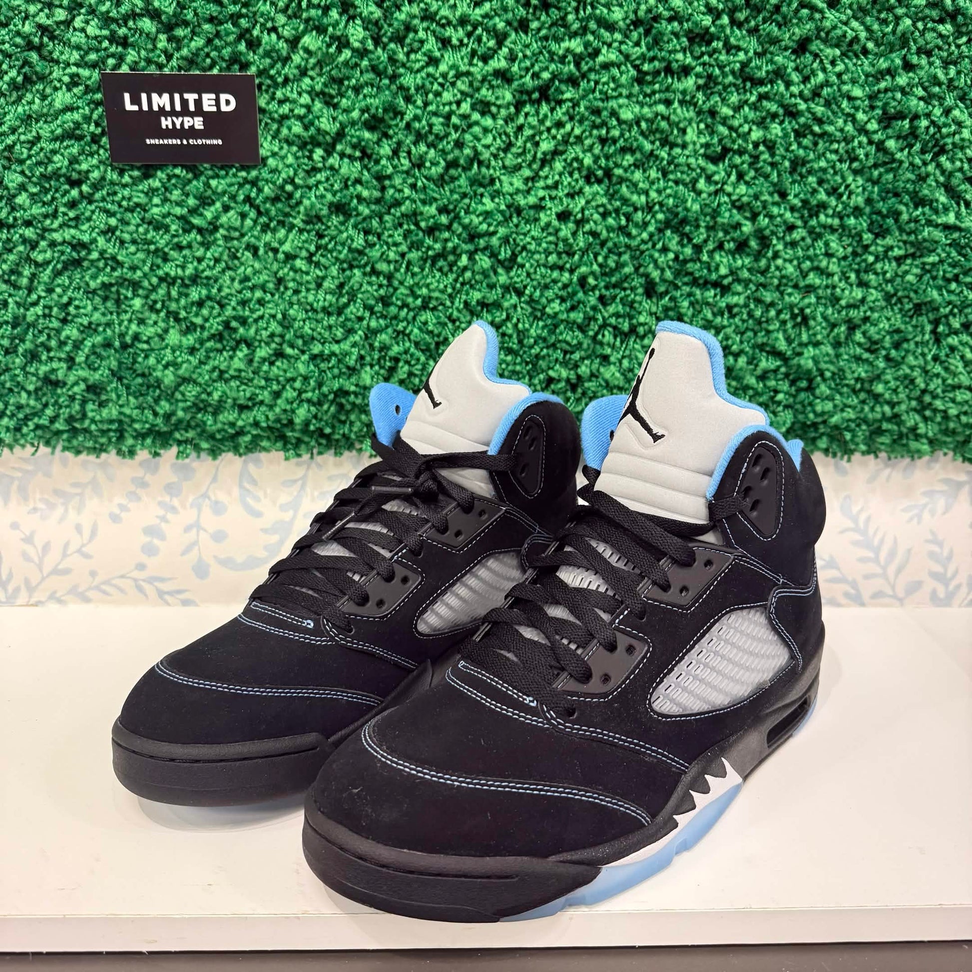 Jordan 5 Retro Black University Blue (2026) (WORN ONCE)