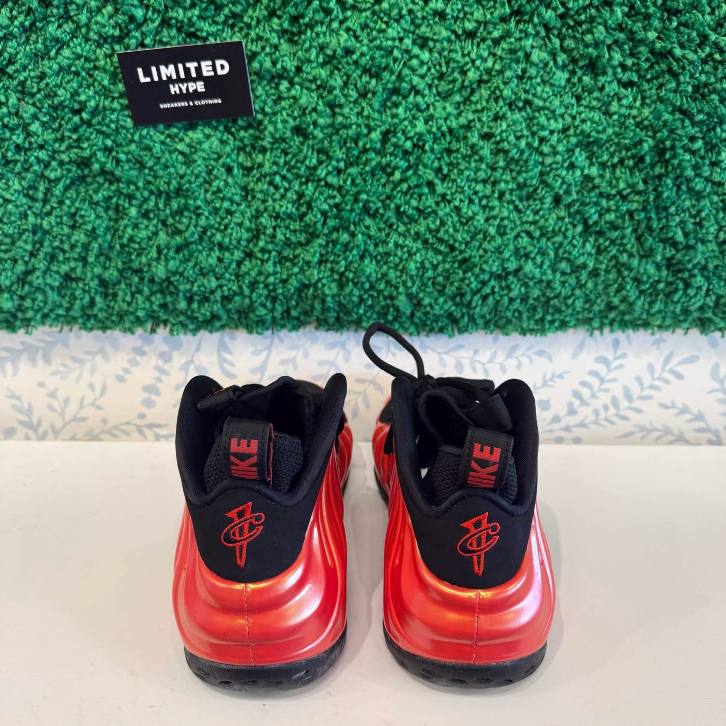 Nike Air Foamposite One Habanero Red