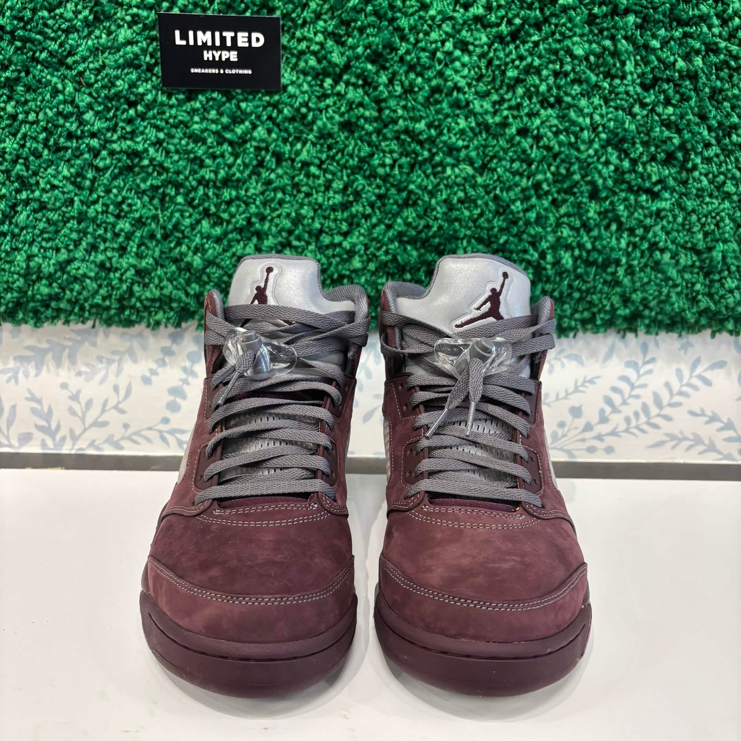 Jordan 5 Retro Burgundy (2023) (USED)