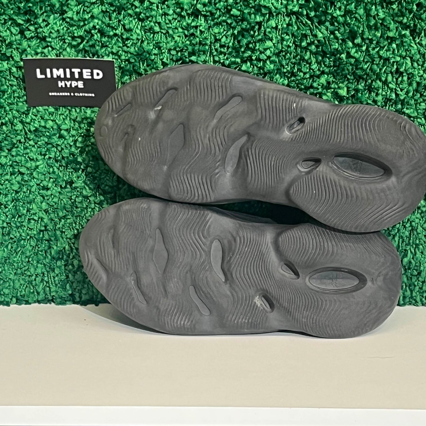 adidas Yeezy Foam RNR Onyx (USED NO BOX)