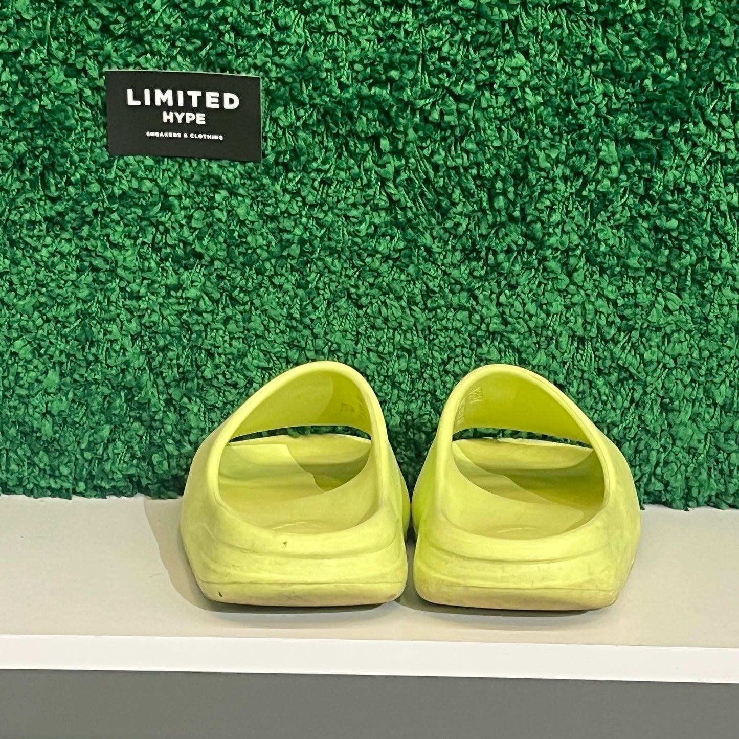 adidas Yeezy Slide Glow Green (USED)