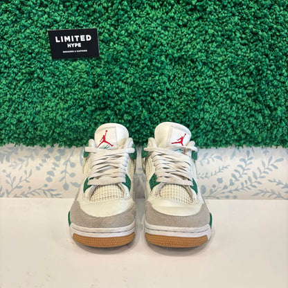 Jordan 4 Retro SB Pine Green (USED)