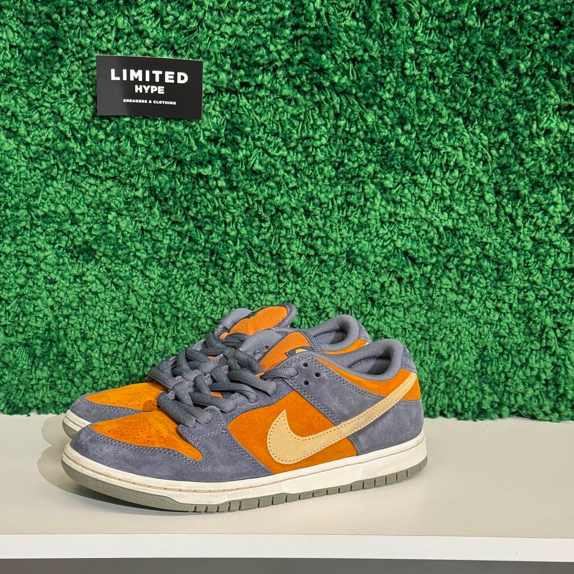 Nike SB Dunk Low Light Carbon Monarch (USED)