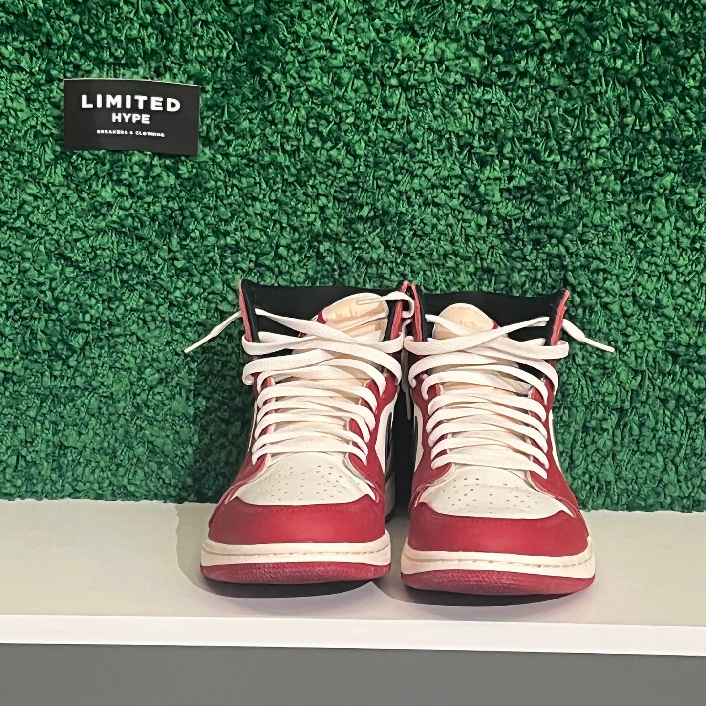 Jordan 1 Retro High OG Chicago Lost and Found (USED)