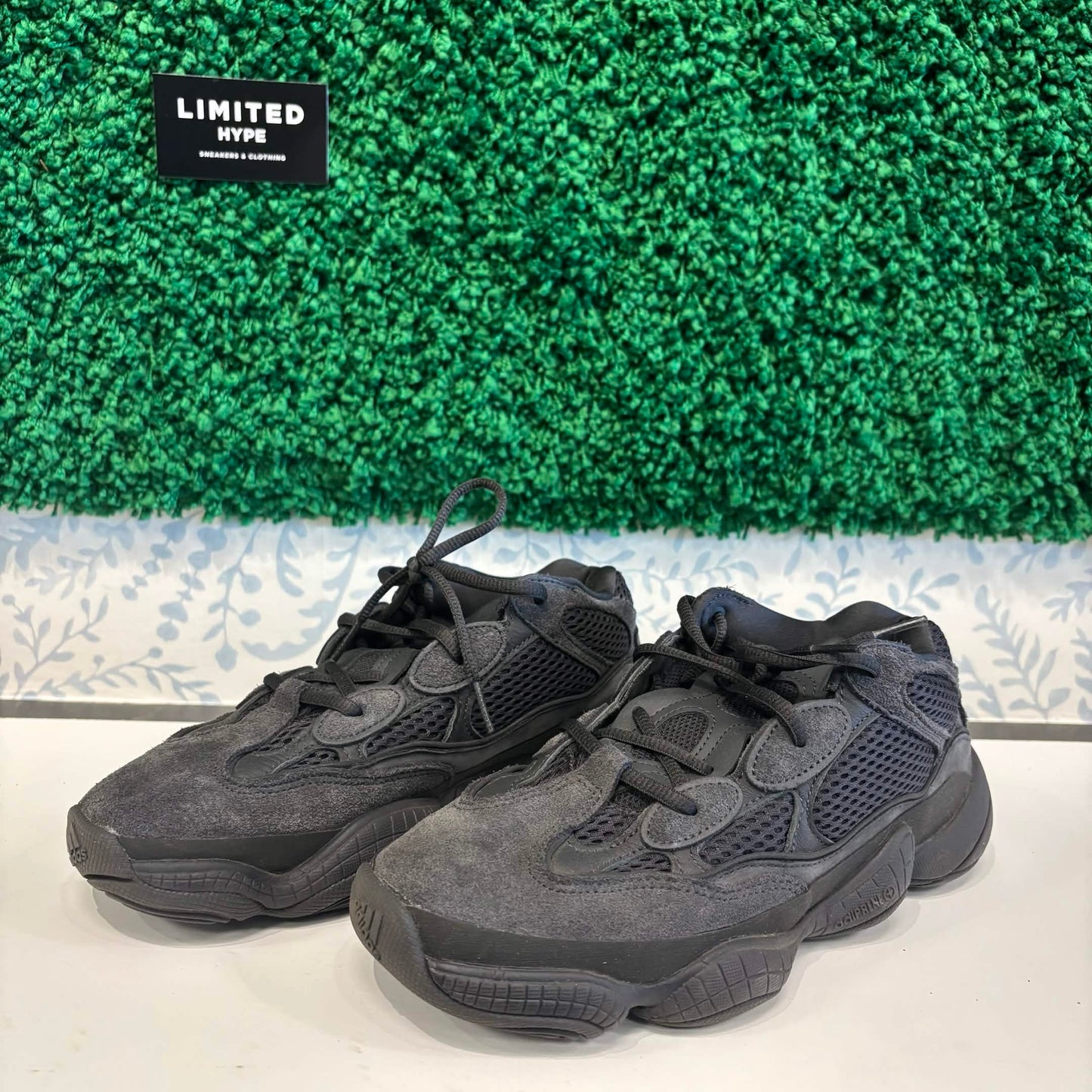 adidas Yeezy 500 Utility Black (USED)