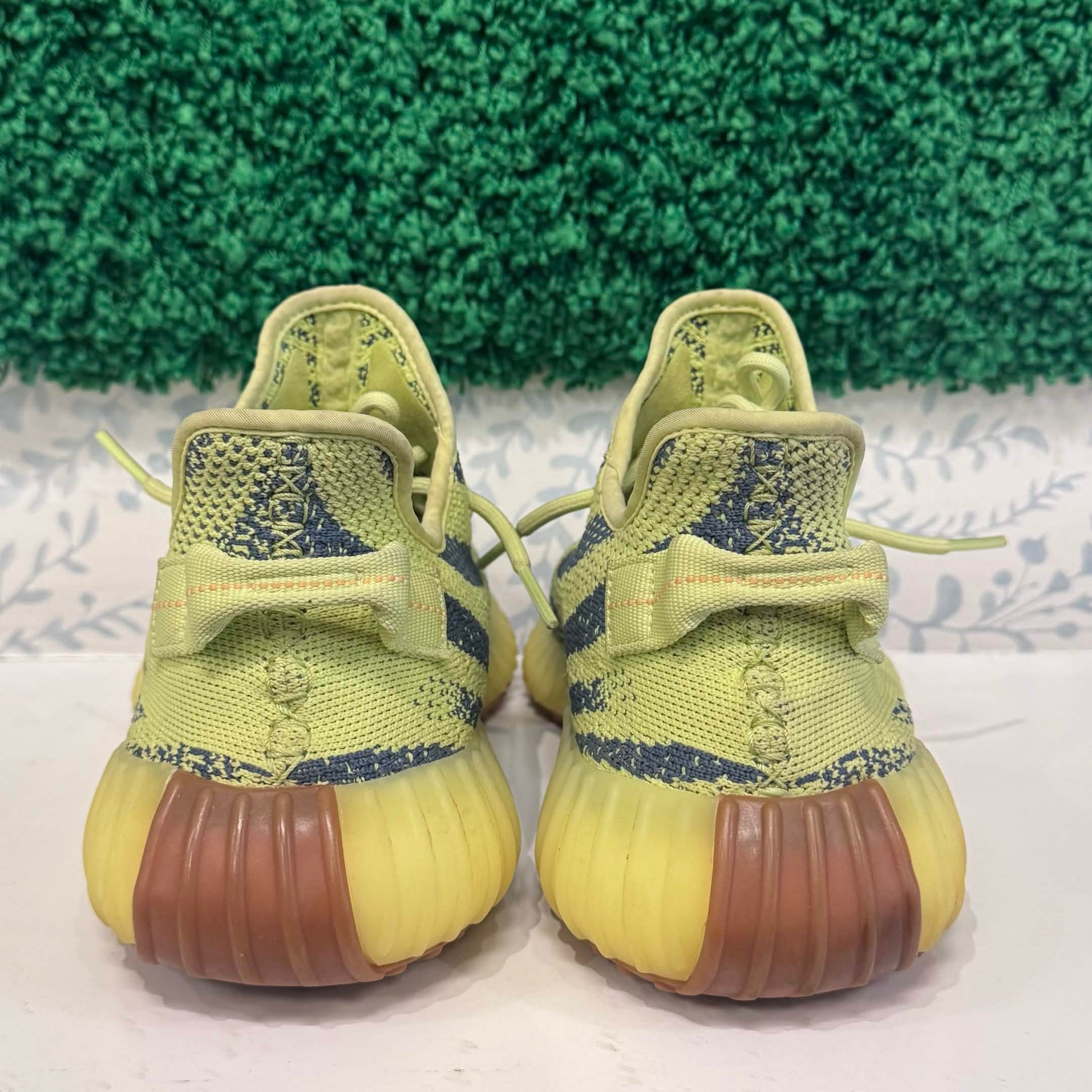 adidas Yeezy Boost 350 V2 Semi Frozen Yellow (USED)