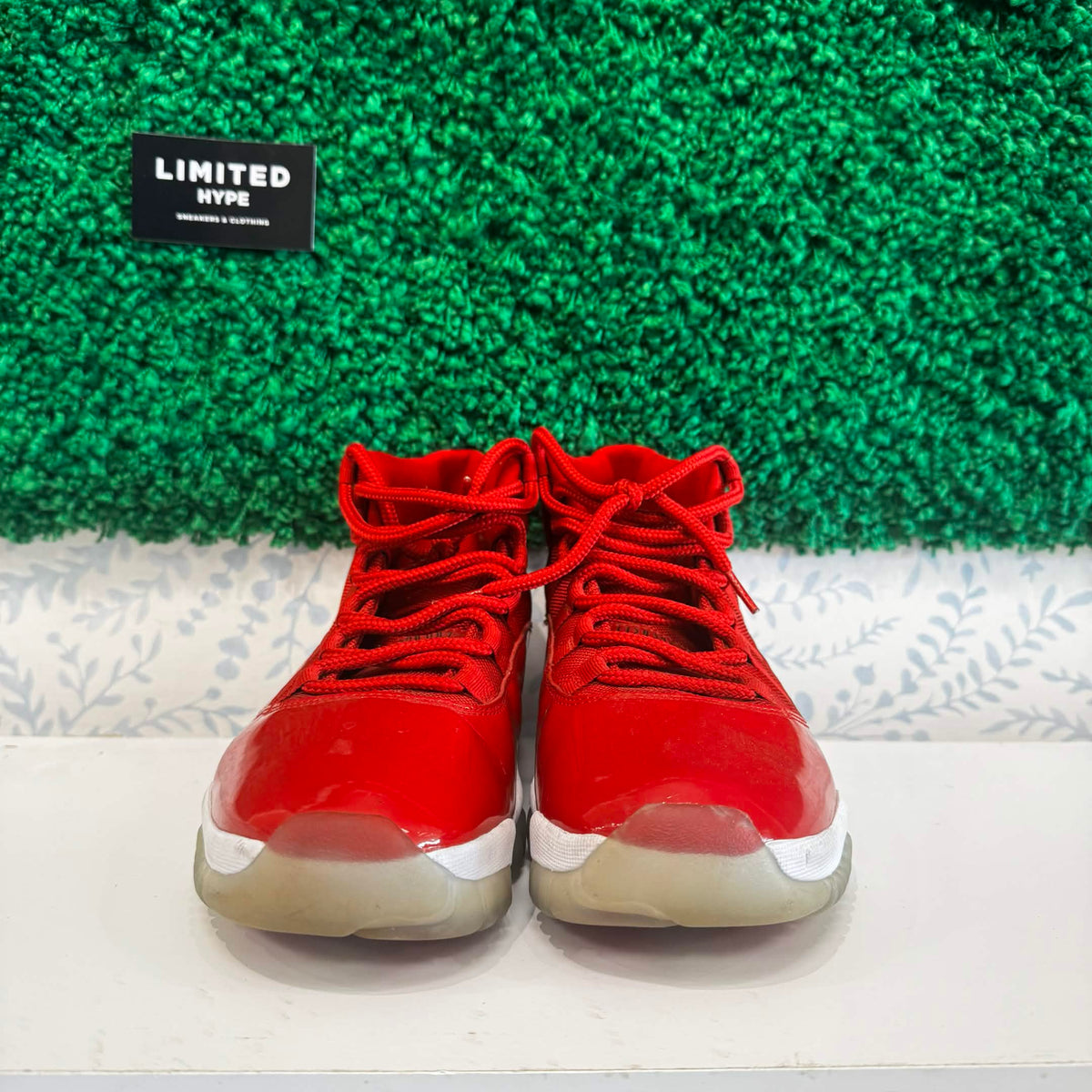 Jordan 11 Retro Win Like 96 (USED) (NO BOX)