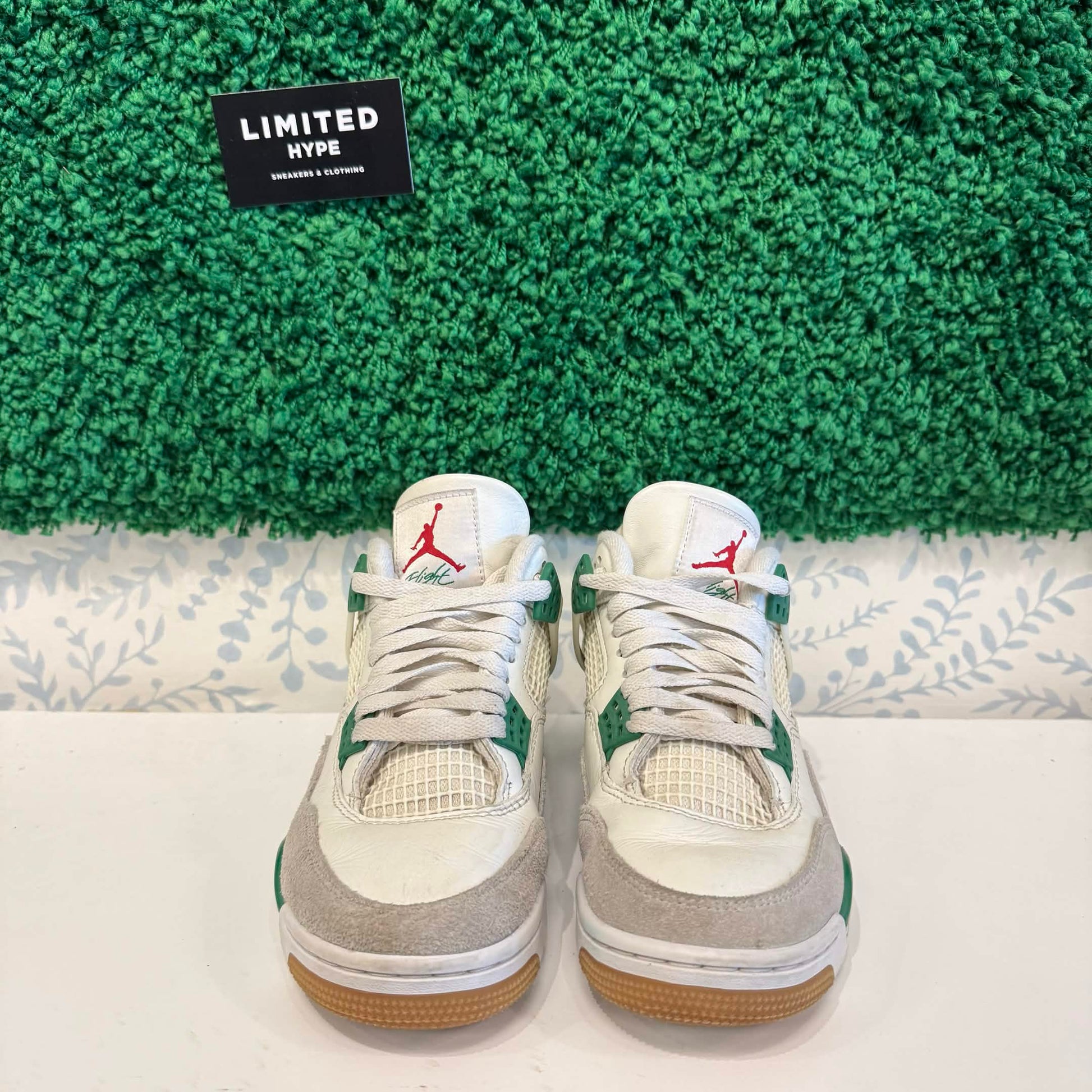 Jordan 4 Retro SB Pine Green (USED)