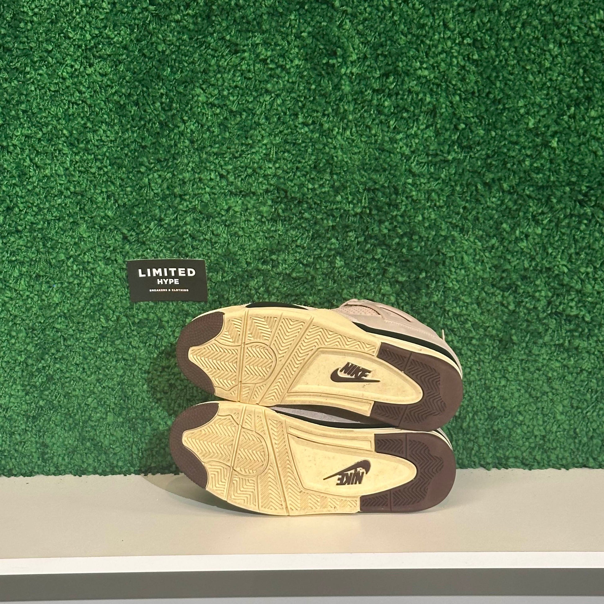 Jordan 4 Retro OG SP A Ma Maniére While You Were Sleeping (Women's)(USED)