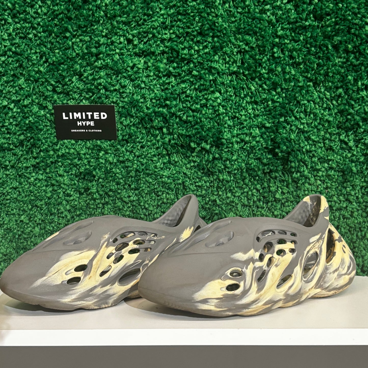 Yeezy Foam RNNR MXT Moon Gray (USED, NO BOX)