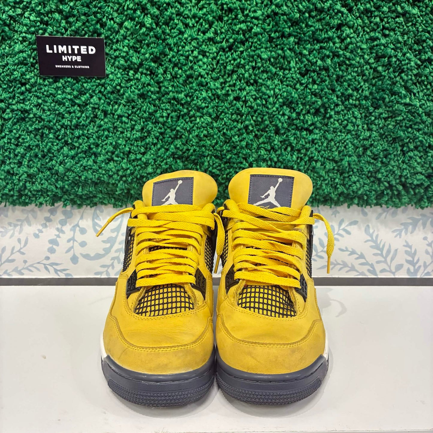 Jordan 4 Retro Lightning (2021) (USED)