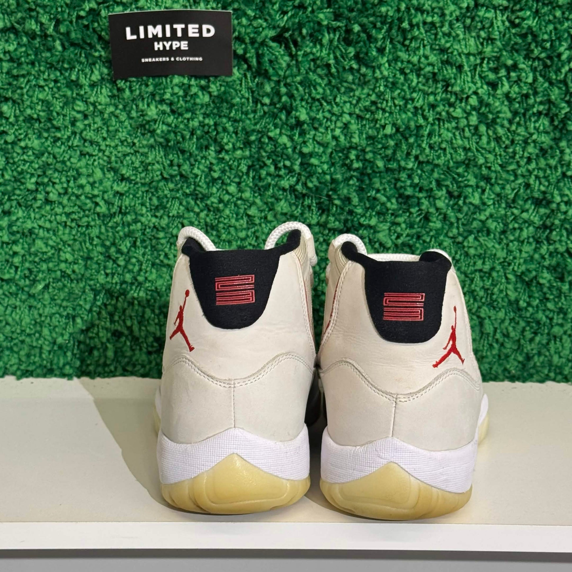 Jordan 11 Retro Platinum Tint (USED)