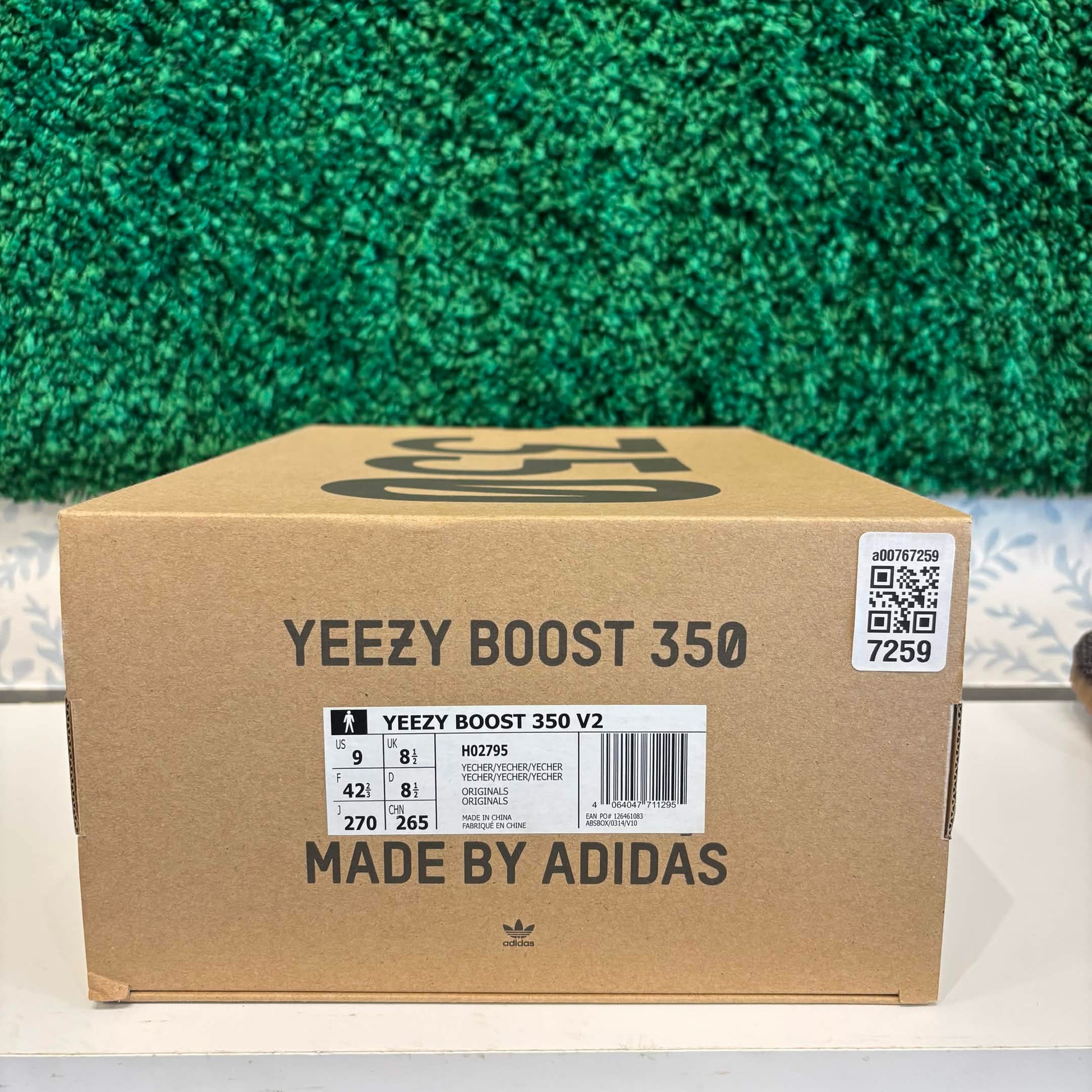 adidas Yeezy Boost 350 V2 Fade (USED)