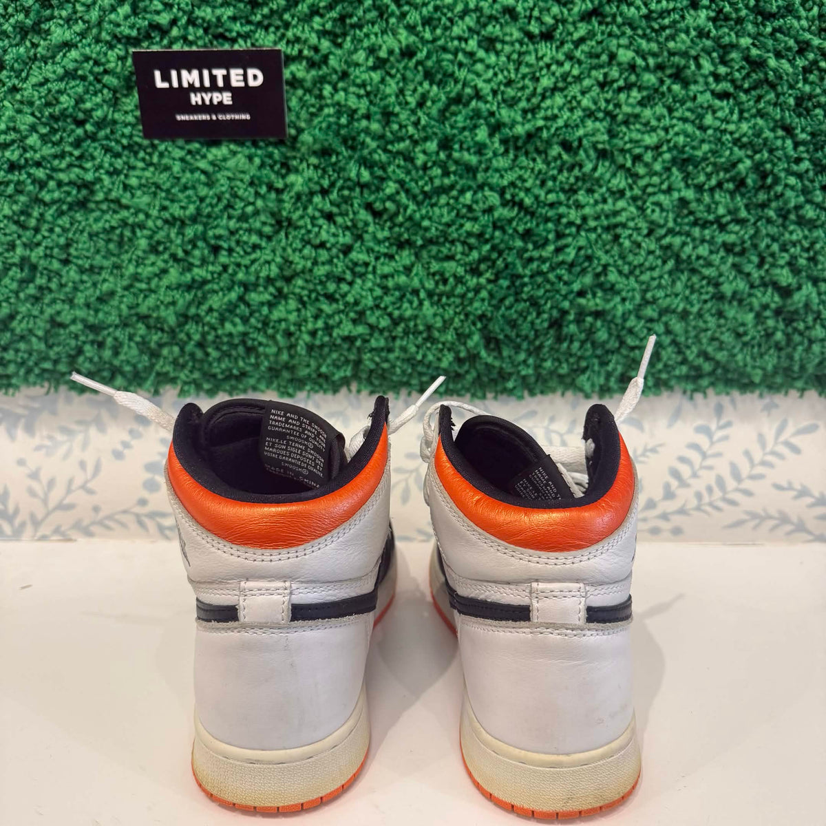 Jordan 1 High OG Electro Orange (GS) (USED)