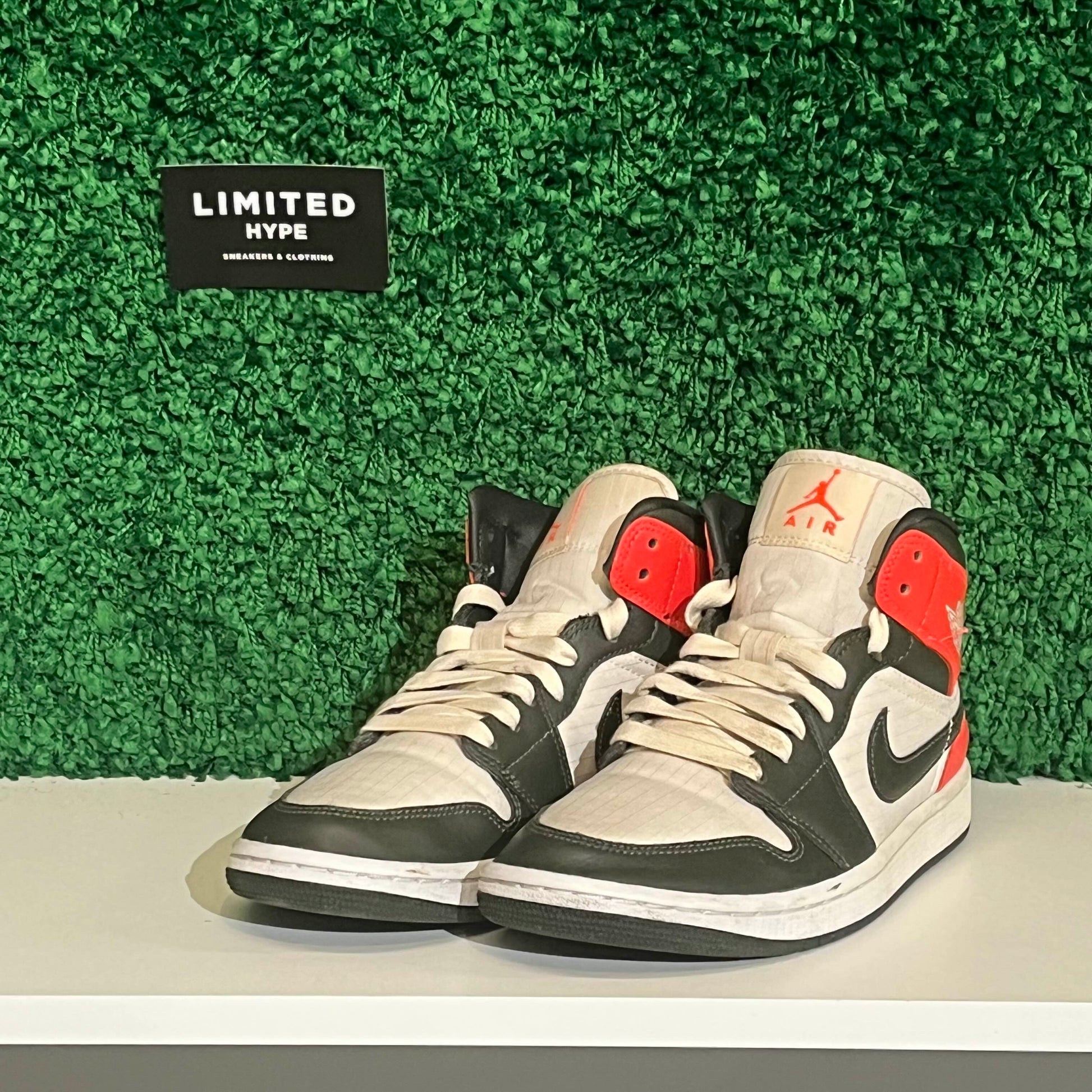 Jordan 1 Mid Newsprint Light Orewood Brown (Women's) (USED NO BOX)