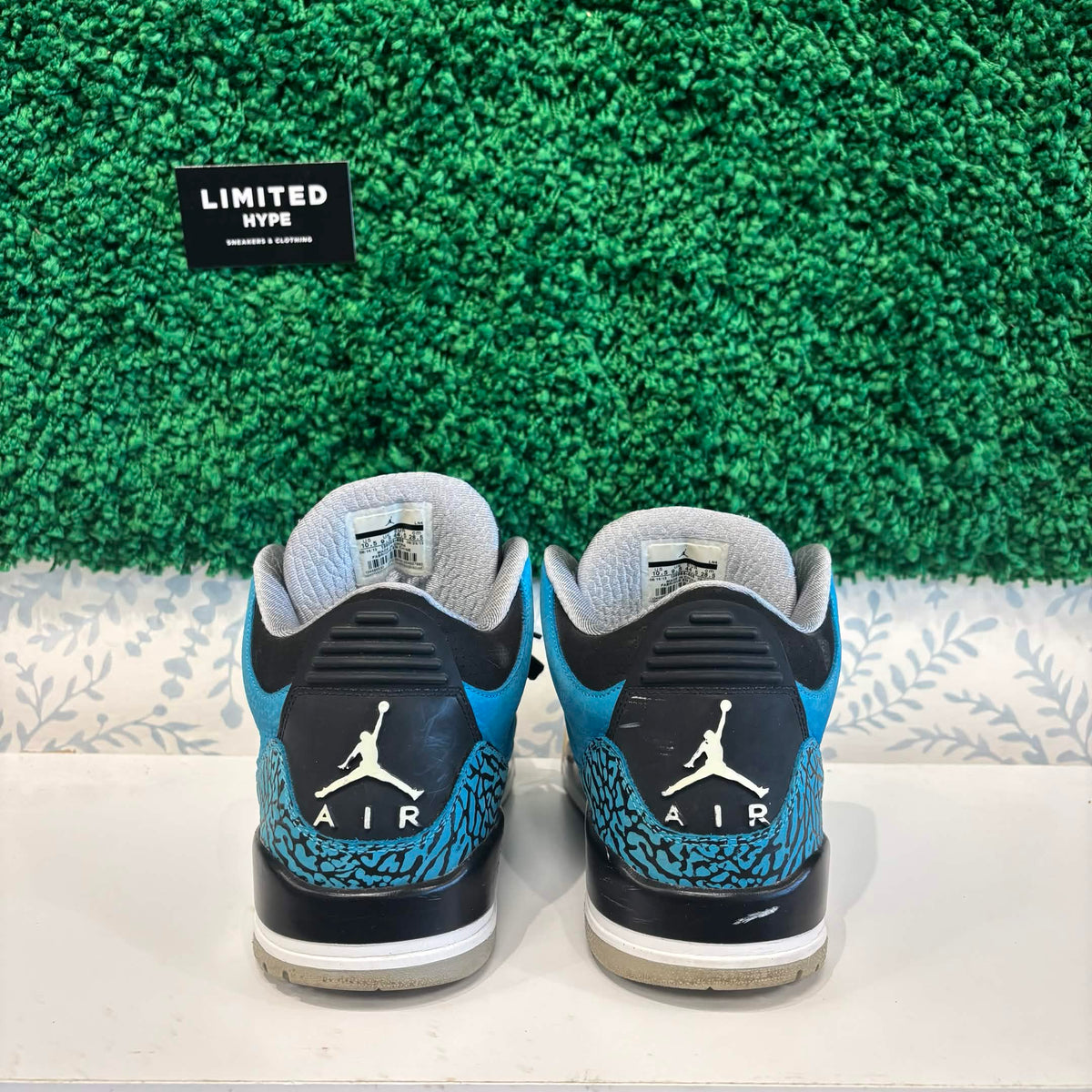 Jordan 3 Retro Powder Blue (USED)