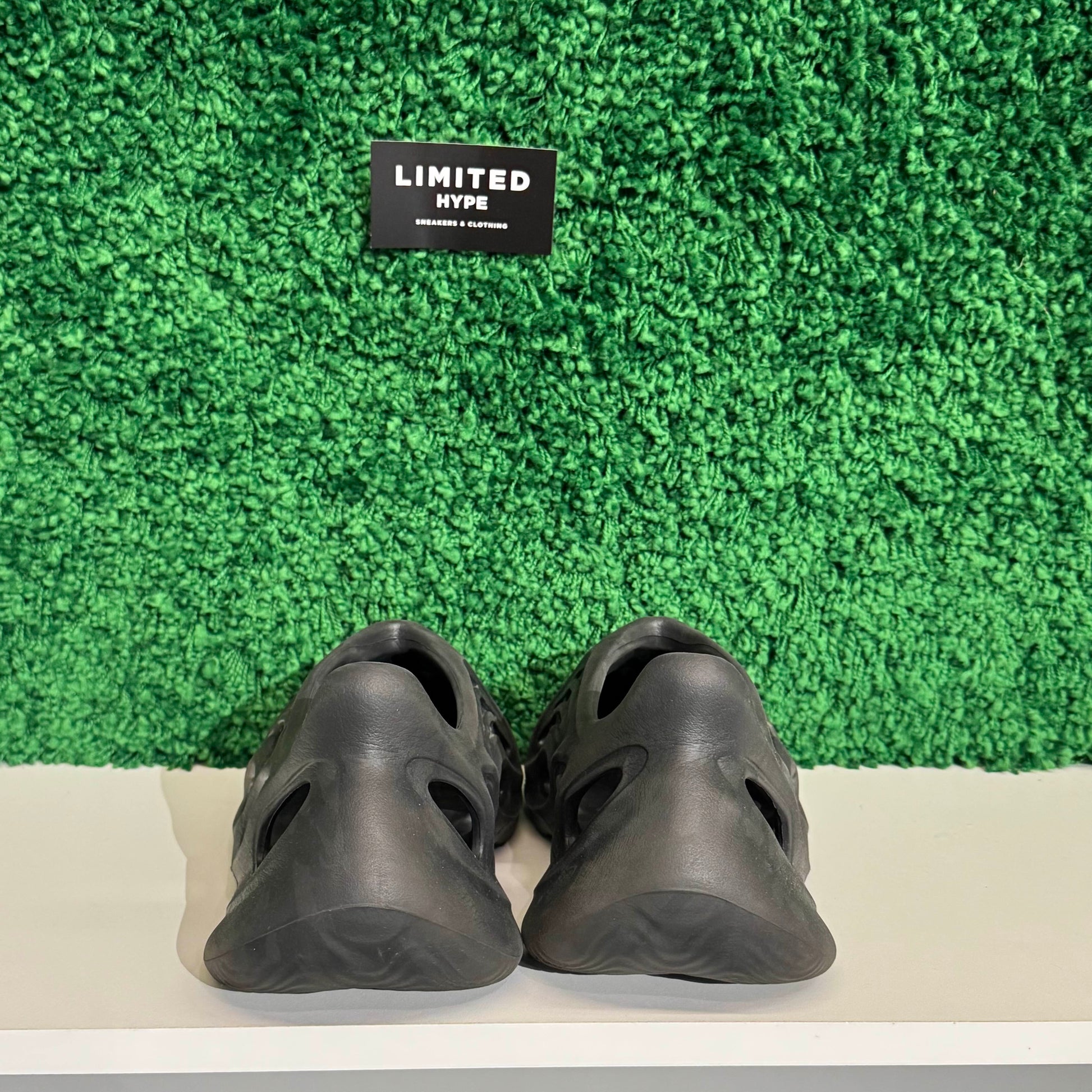 Yeezy Foam Rnnr Onyx (USED)