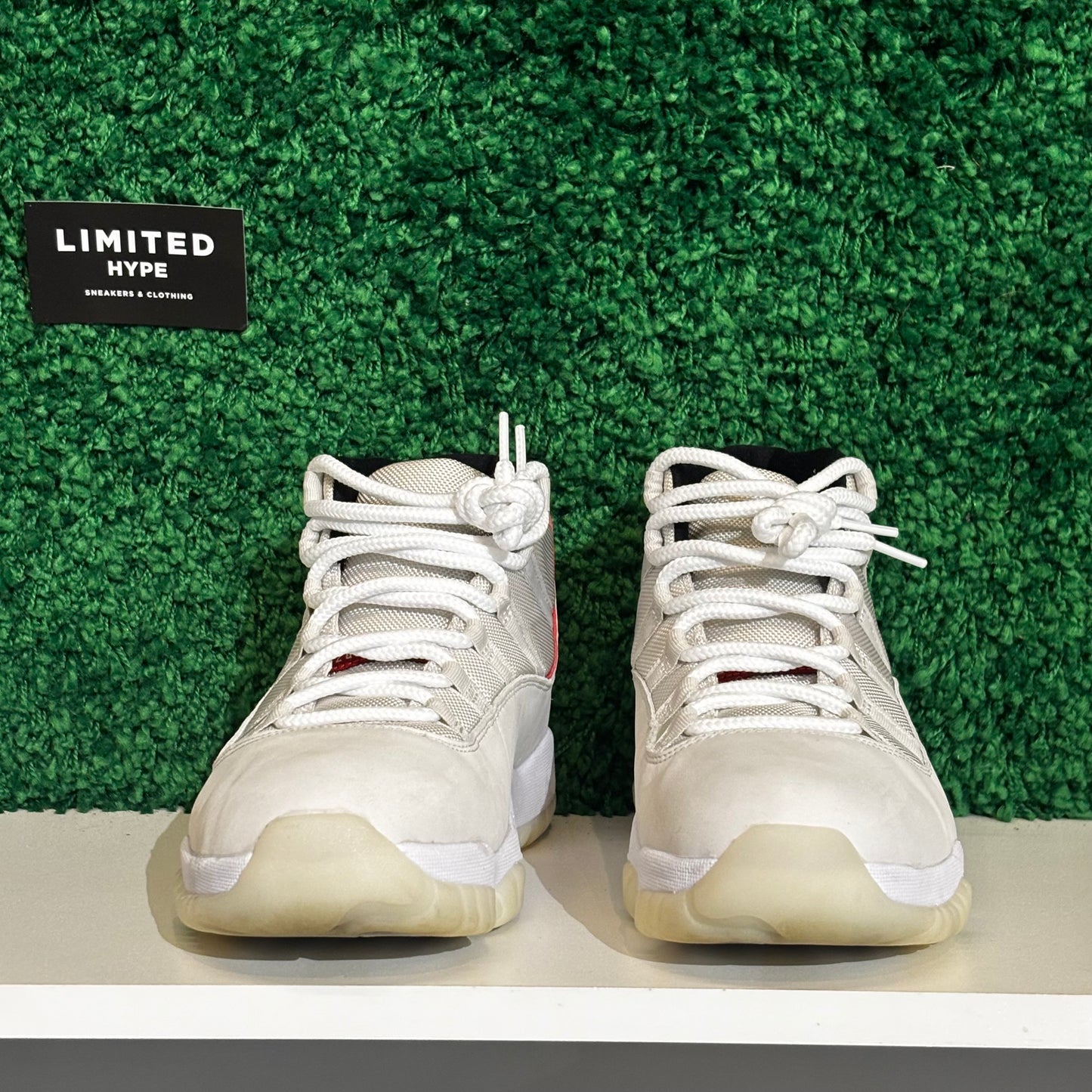 Jordan 11 Retro Platinum Tint (USED)
