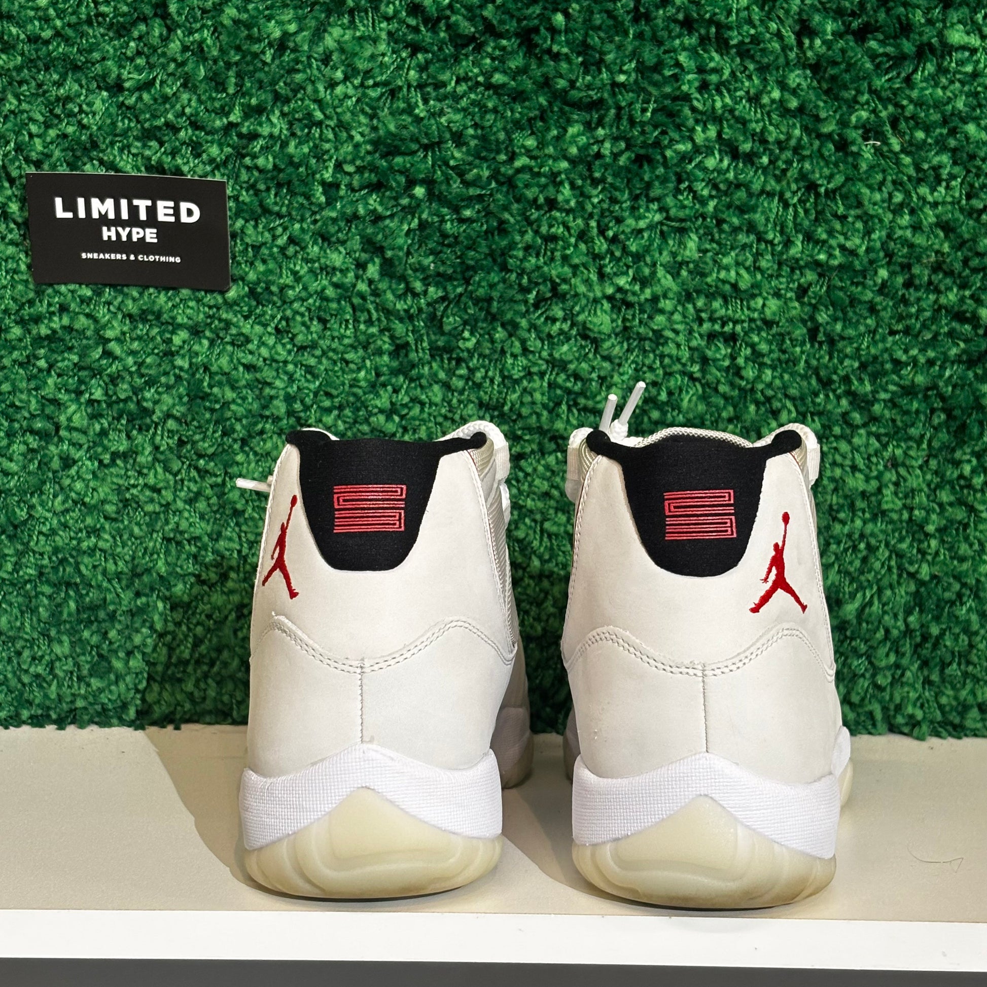 Jordan 11 Retro Platinum Tint (USED)